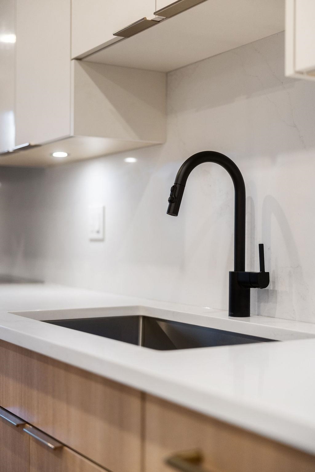 1 1933 Templeton Drive Vancouver, BC - 8