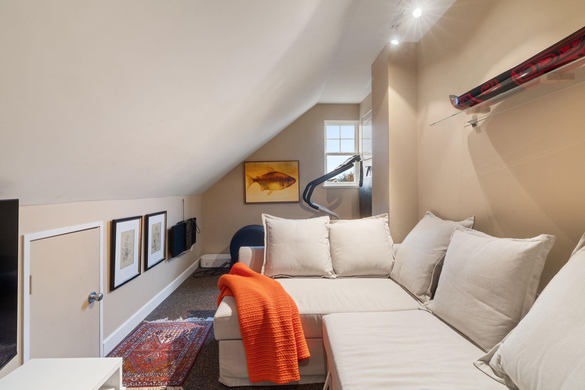 1730 Kitchener Street Vancouver, BC - 31