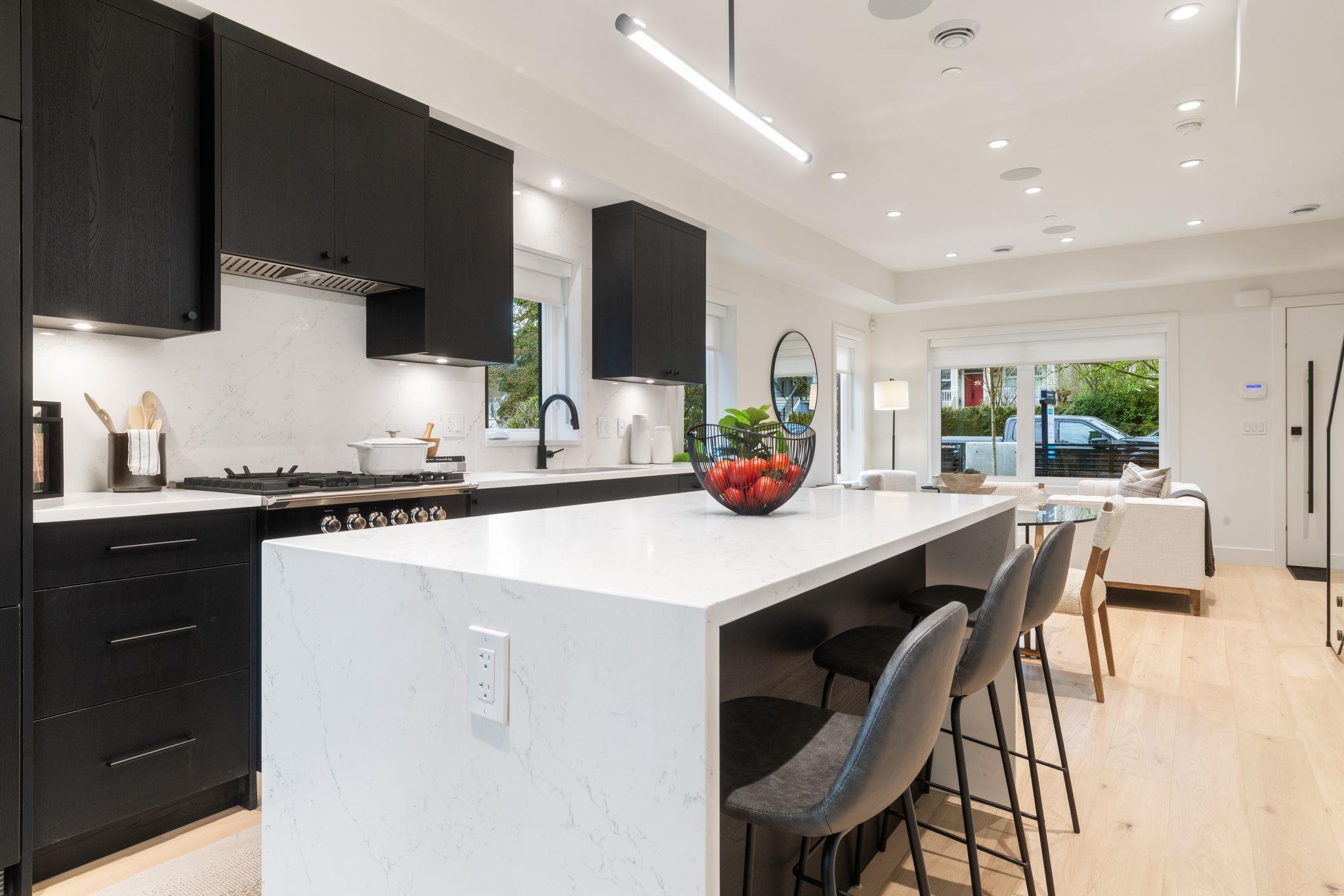 2 2541 Grant Street Vancouver, BC - 13