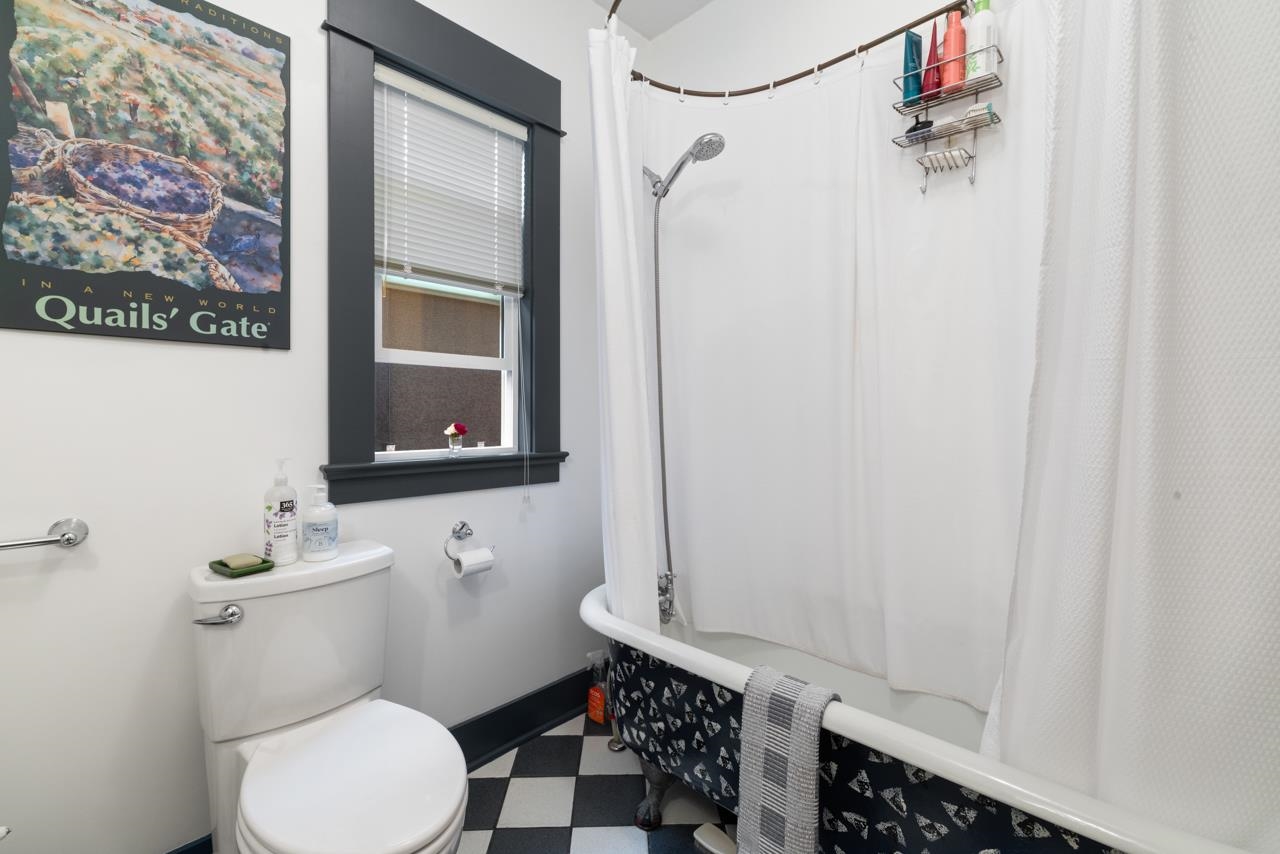 1752 E 4th Avenue Vancouver, BC - 17