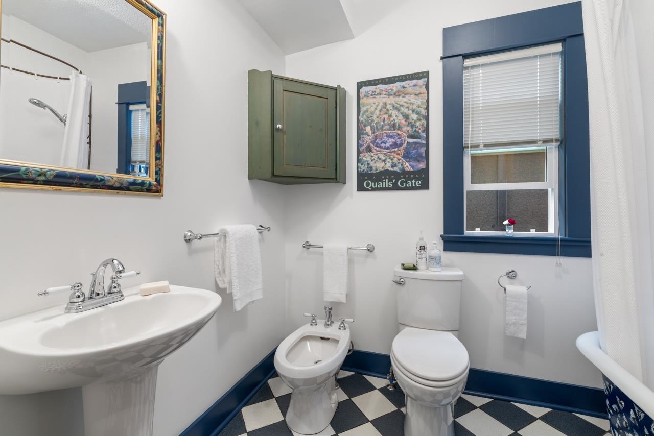 1752 E 4th Avenue Vancouver, BC - 16