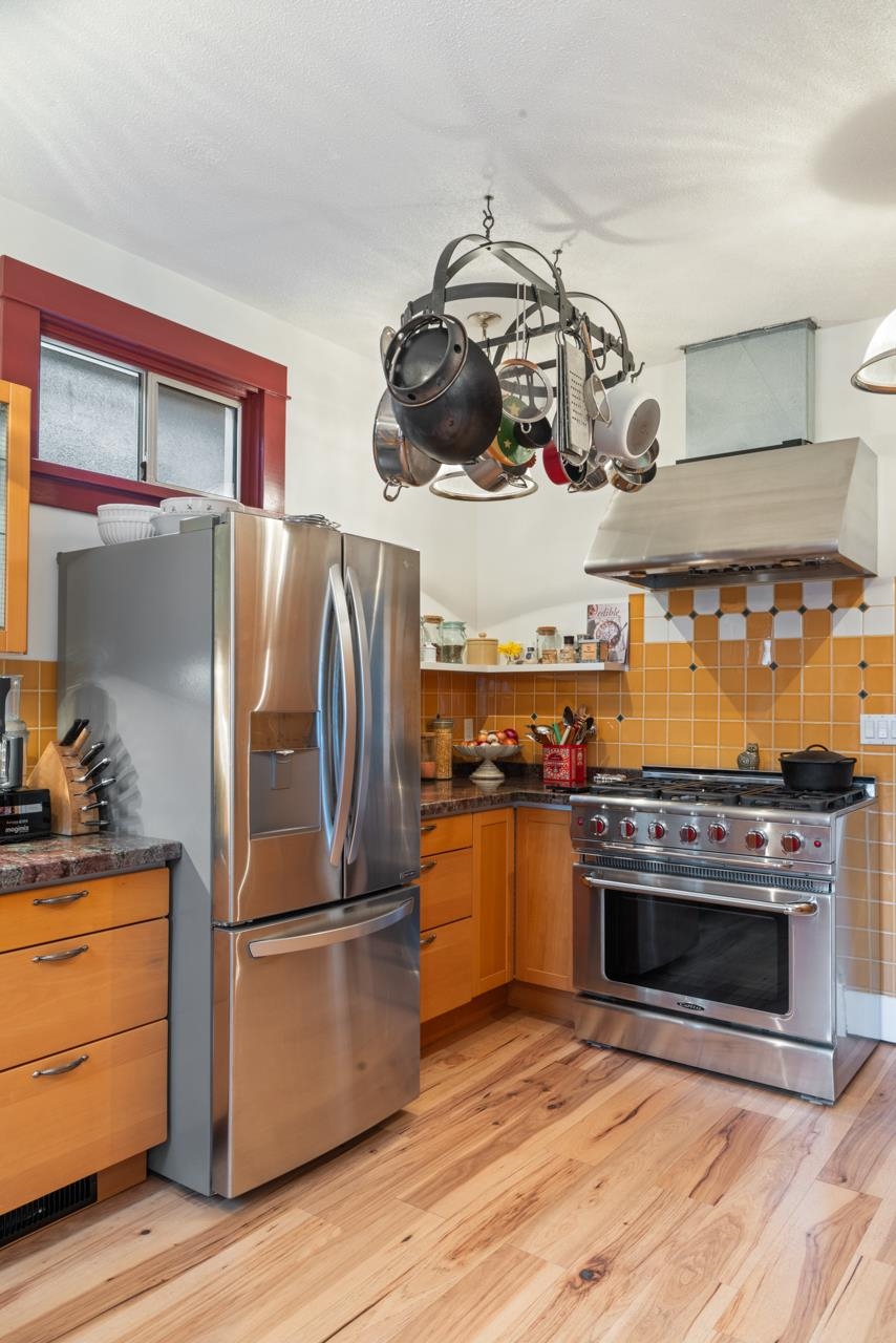 1752 E 4th Avenue Vancouver, BC - 12