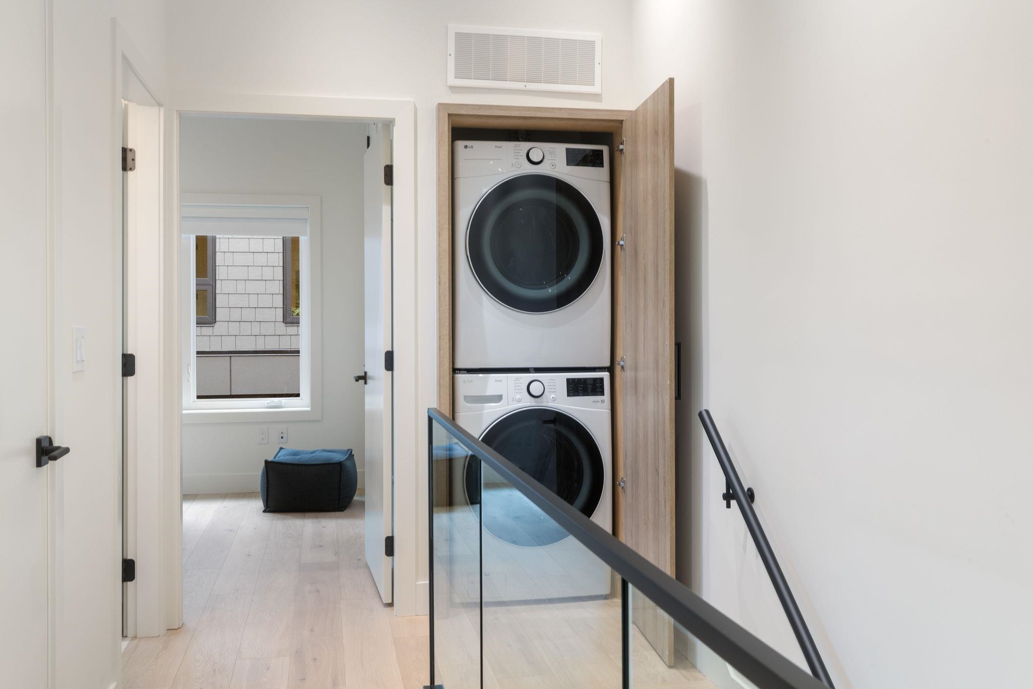 2 2539 Grant Street Vancouver, BC - 29