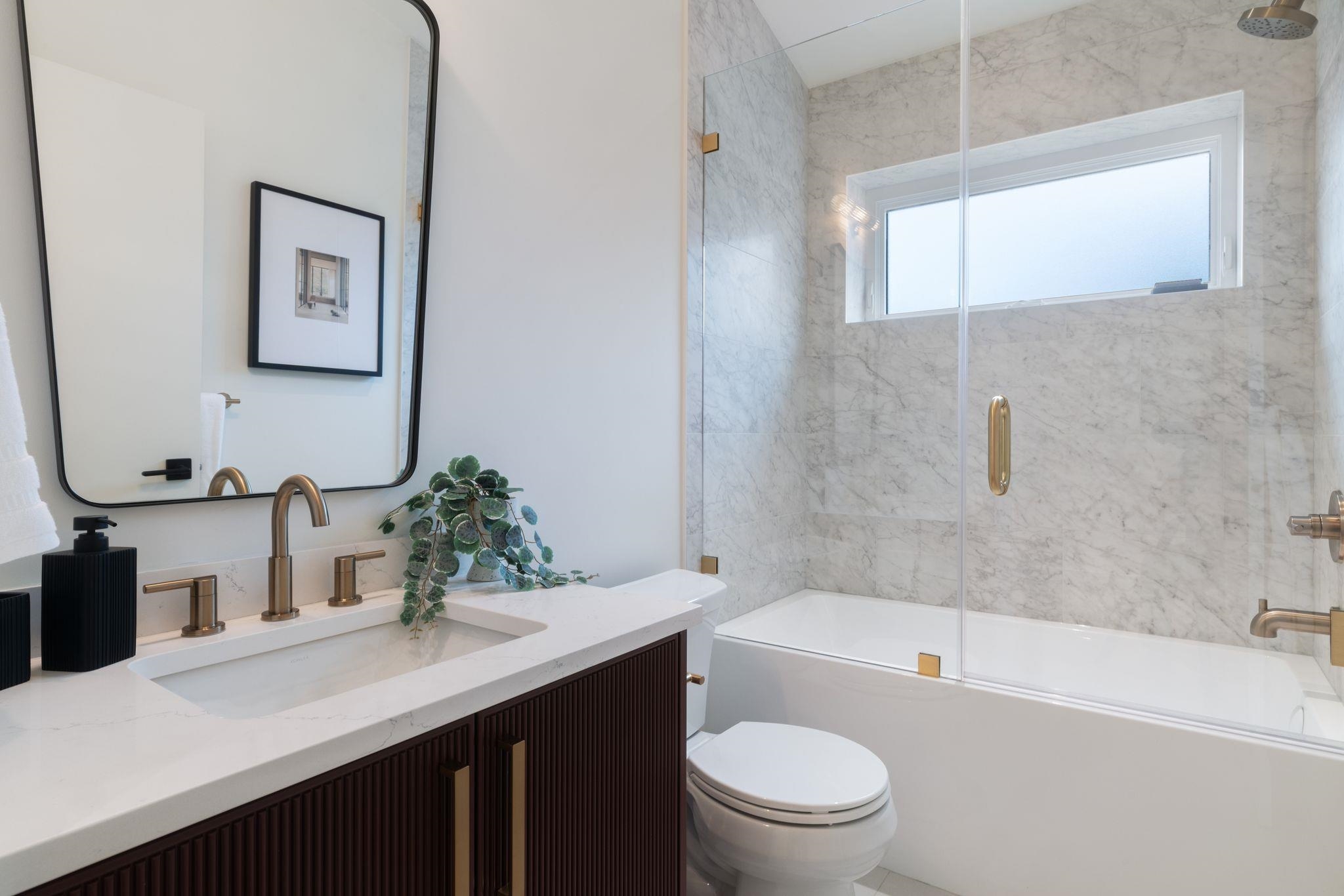 2 2539 Grant Street Vancouver, BC - 27