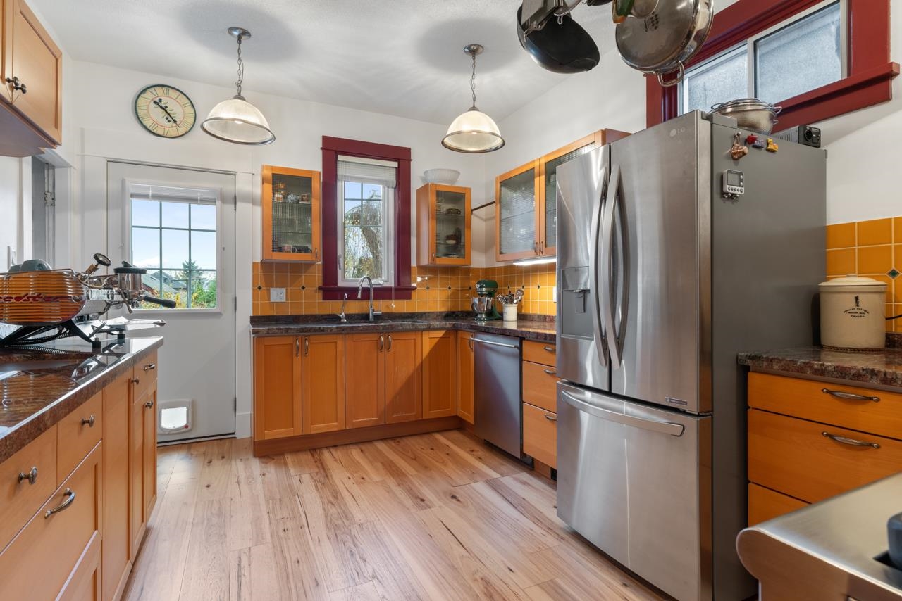 1752 E 4th Avenue Vancouver, BC - 9