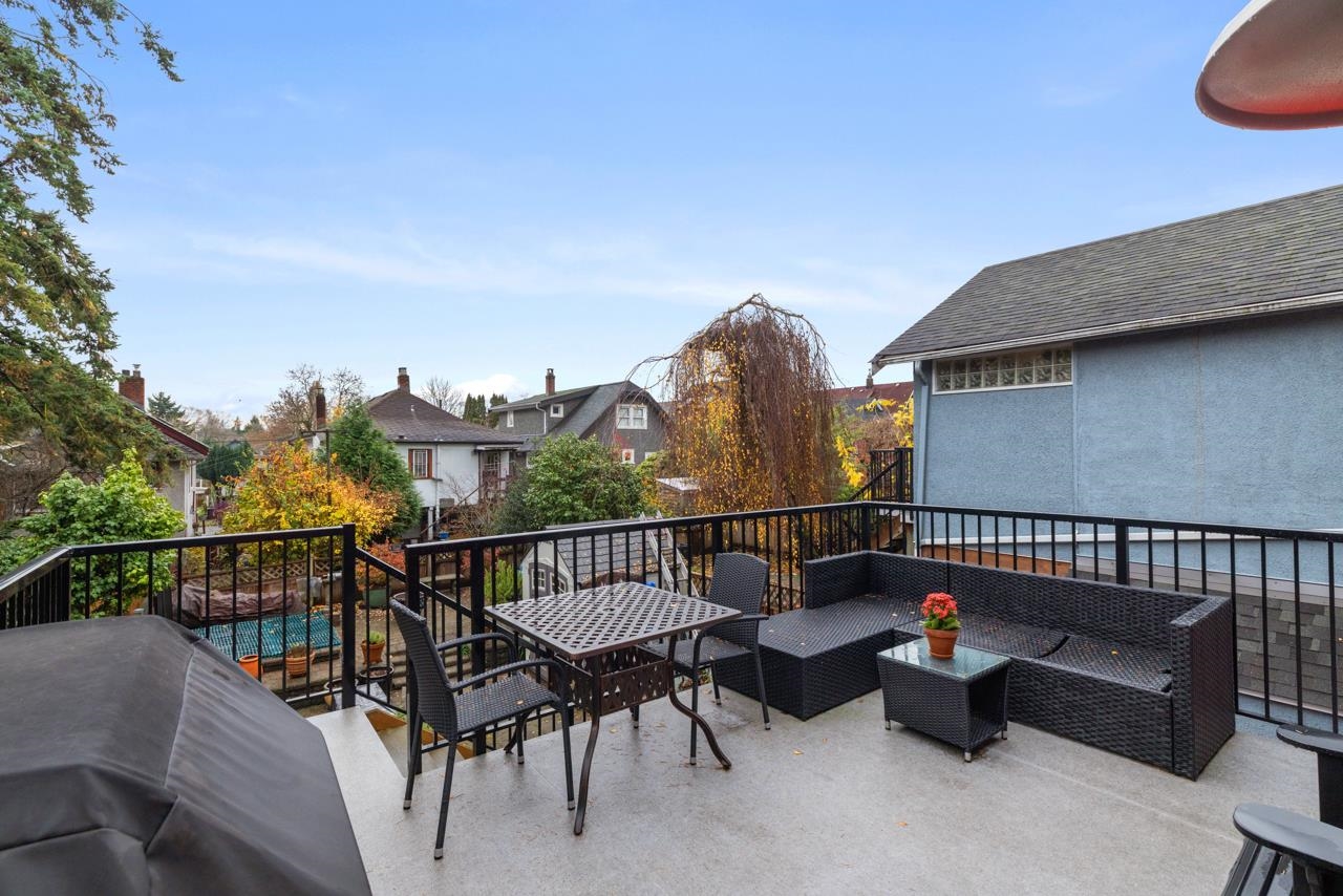 1752 E 4th Avenue Vancouver, BC - 22