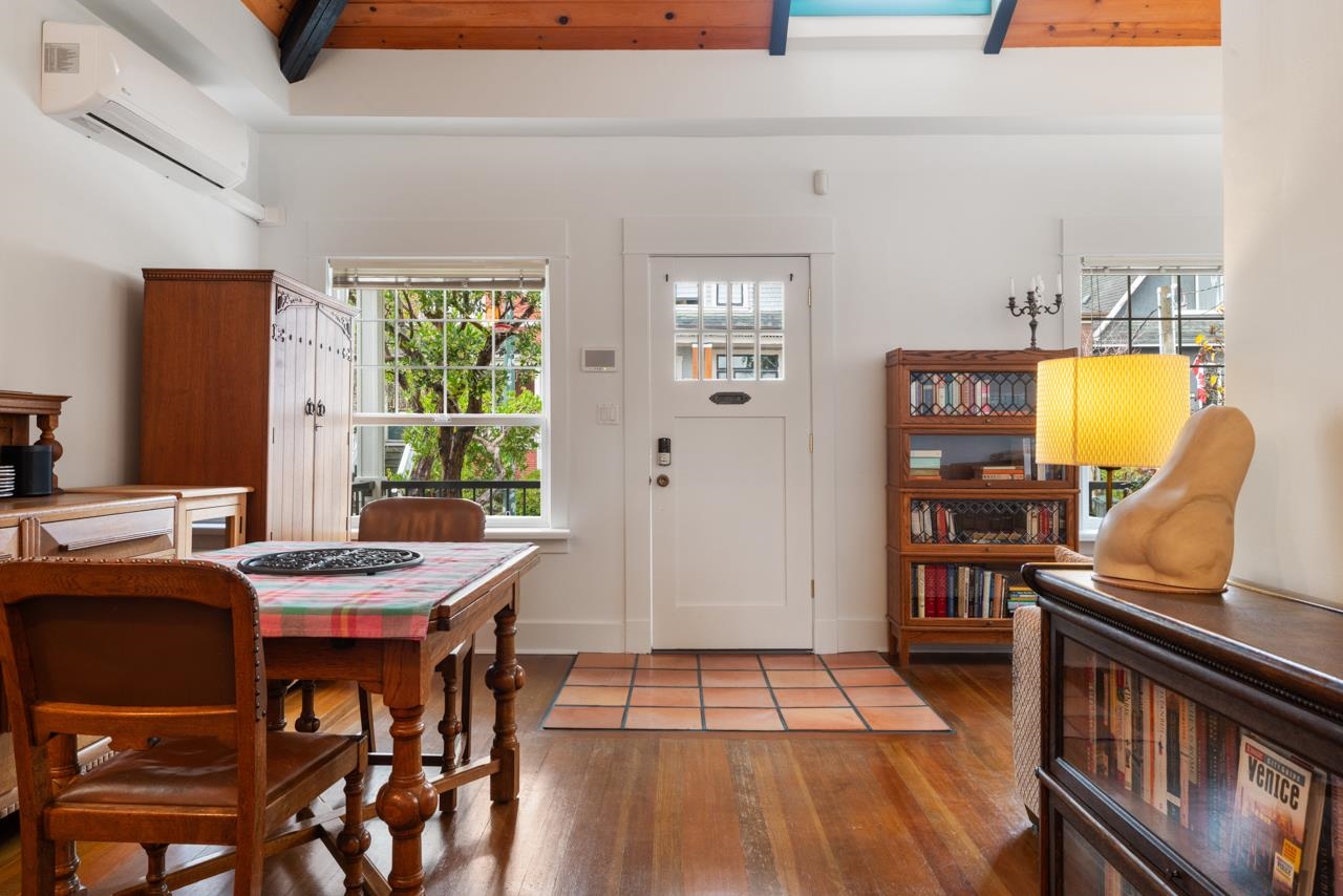 1752 E 4th Avenue Vancouver, BC - 3