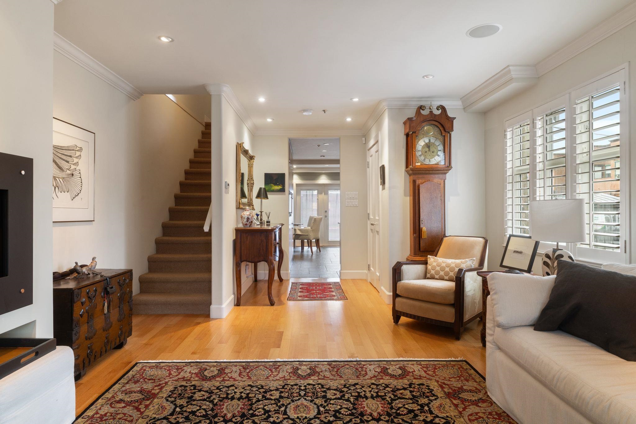 1730 Kitchener Street Vancouver, BC - 3