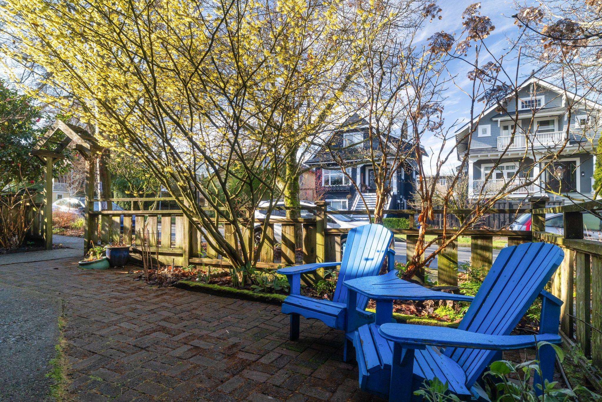 936 Semlin Drive Vancouver, BC - 32