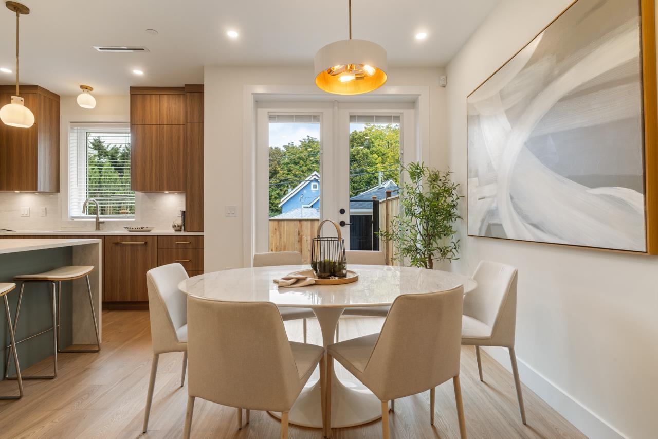 2049 E 4th Avenue Vancouver, BC - 12