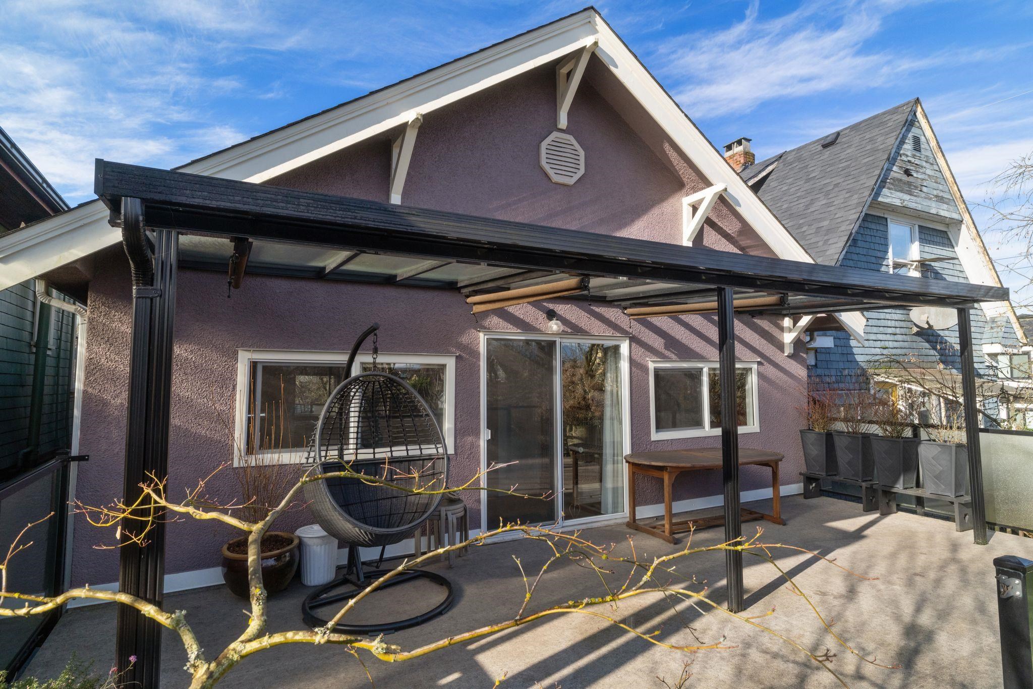 936 Semlin Drive Vancouver, BC - 36