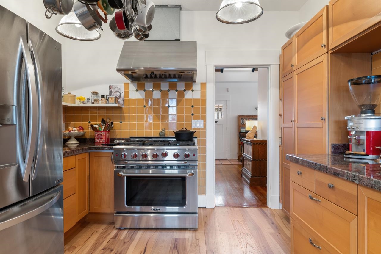 1752 E 4th Avenue Vancouver, BC - 10