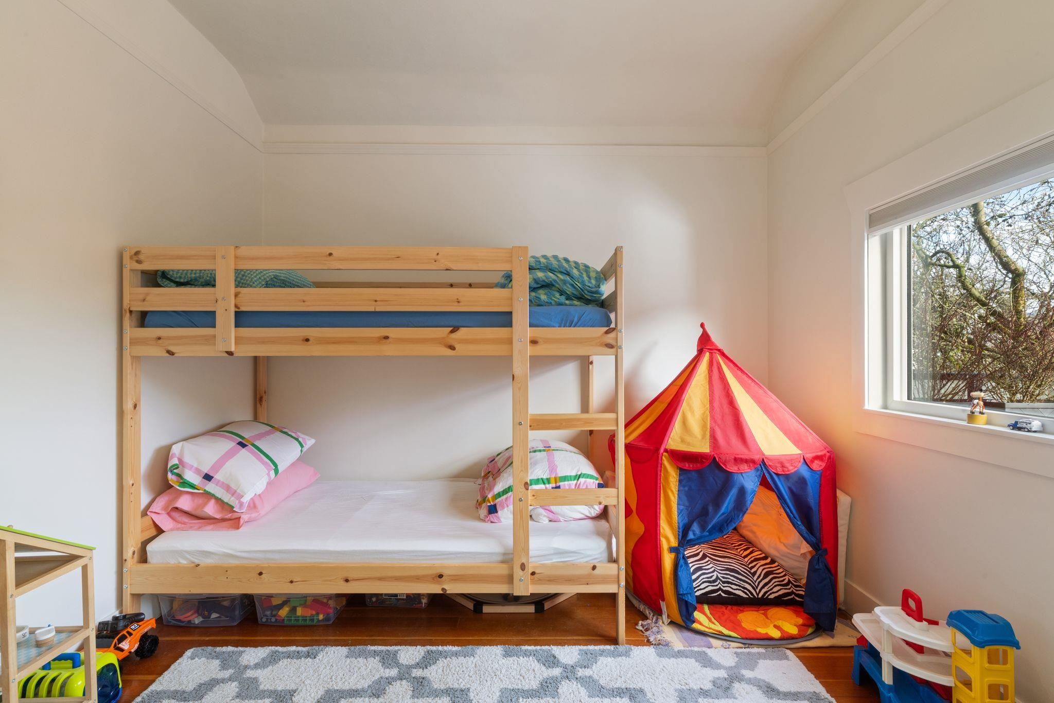 936 Semlin Drive Vancouver, BC - 19