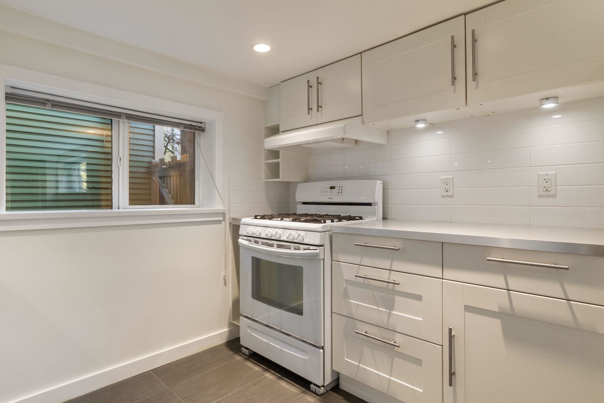 936 Semlin Drive Vancouver, BC - 25