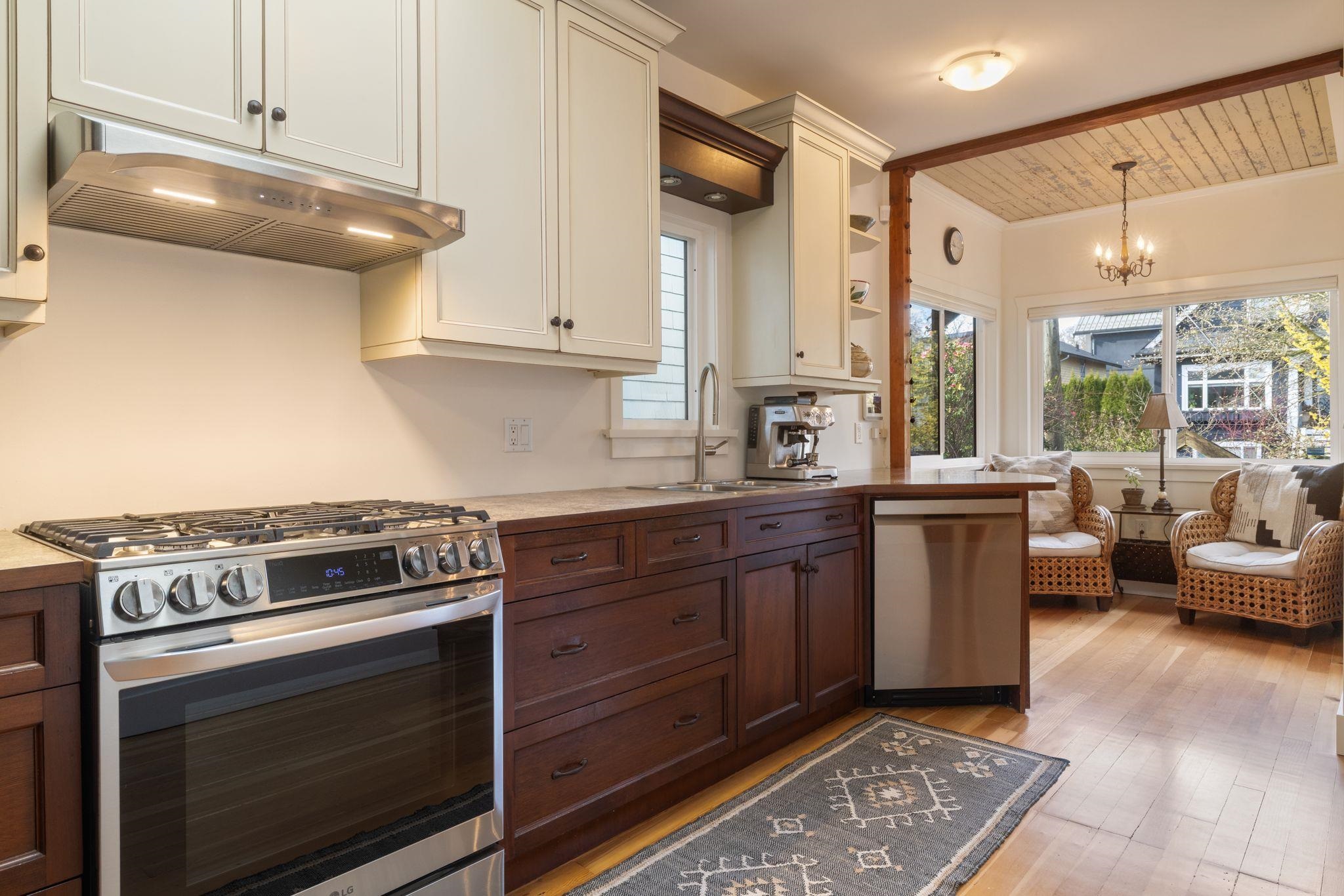 936 Semlin Drive Vancouver, BC - 15