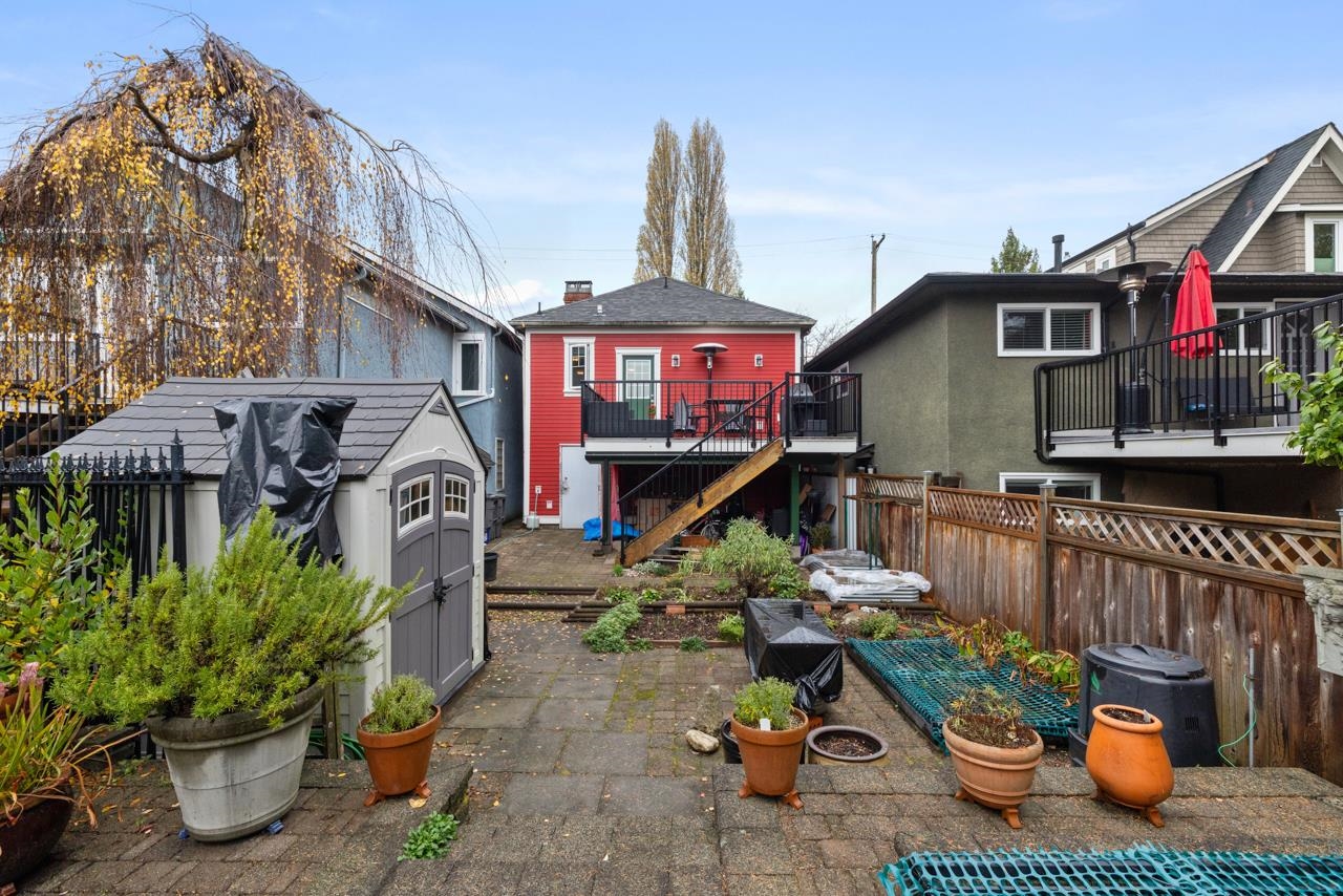 1752 E 4th Avenue Vancouver, BC - 27