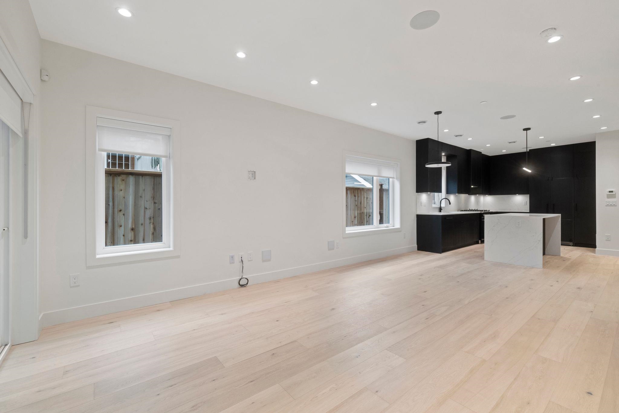 1 2539 Grant Street Vancouver, BC - 17