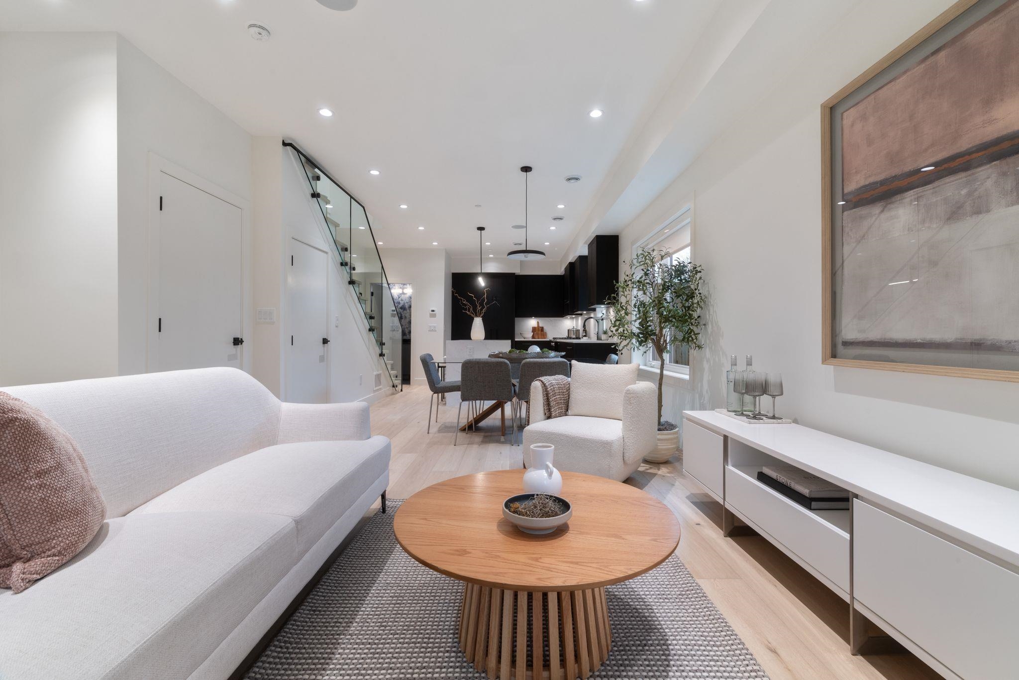 2 2539 Grant Street Vancouver, BC - 5