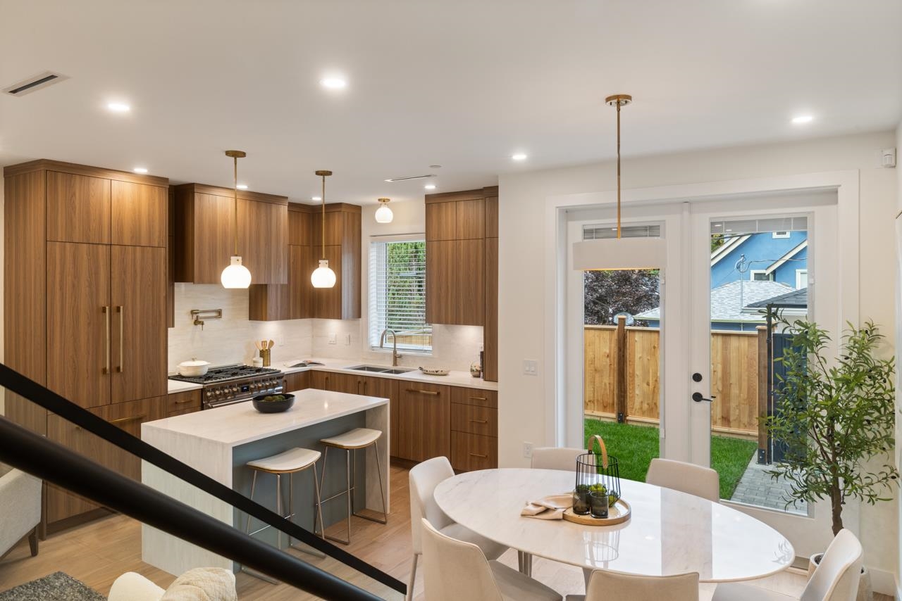 2049 E 4th Avenue Vancouver, BC - 14