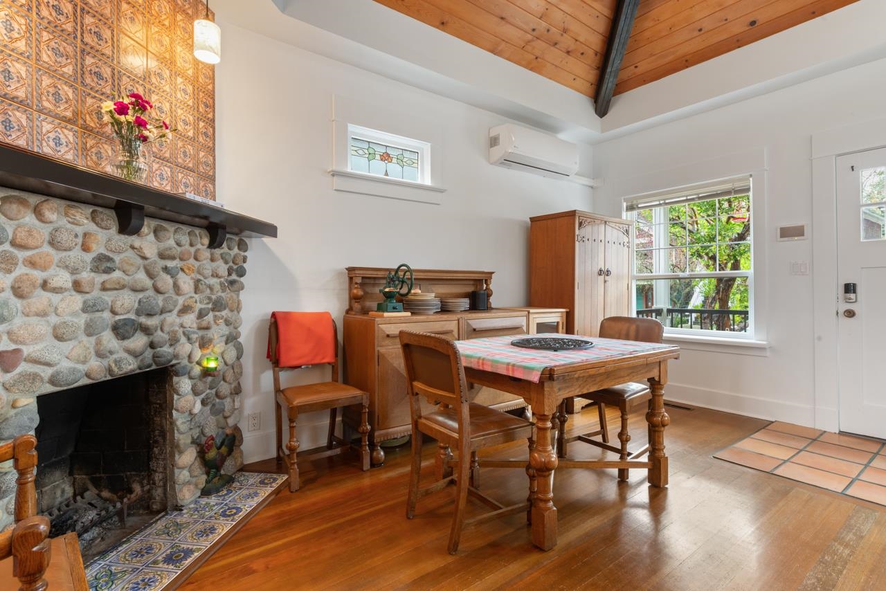 1752 E 4th Avenue Vancouver, BC - 4