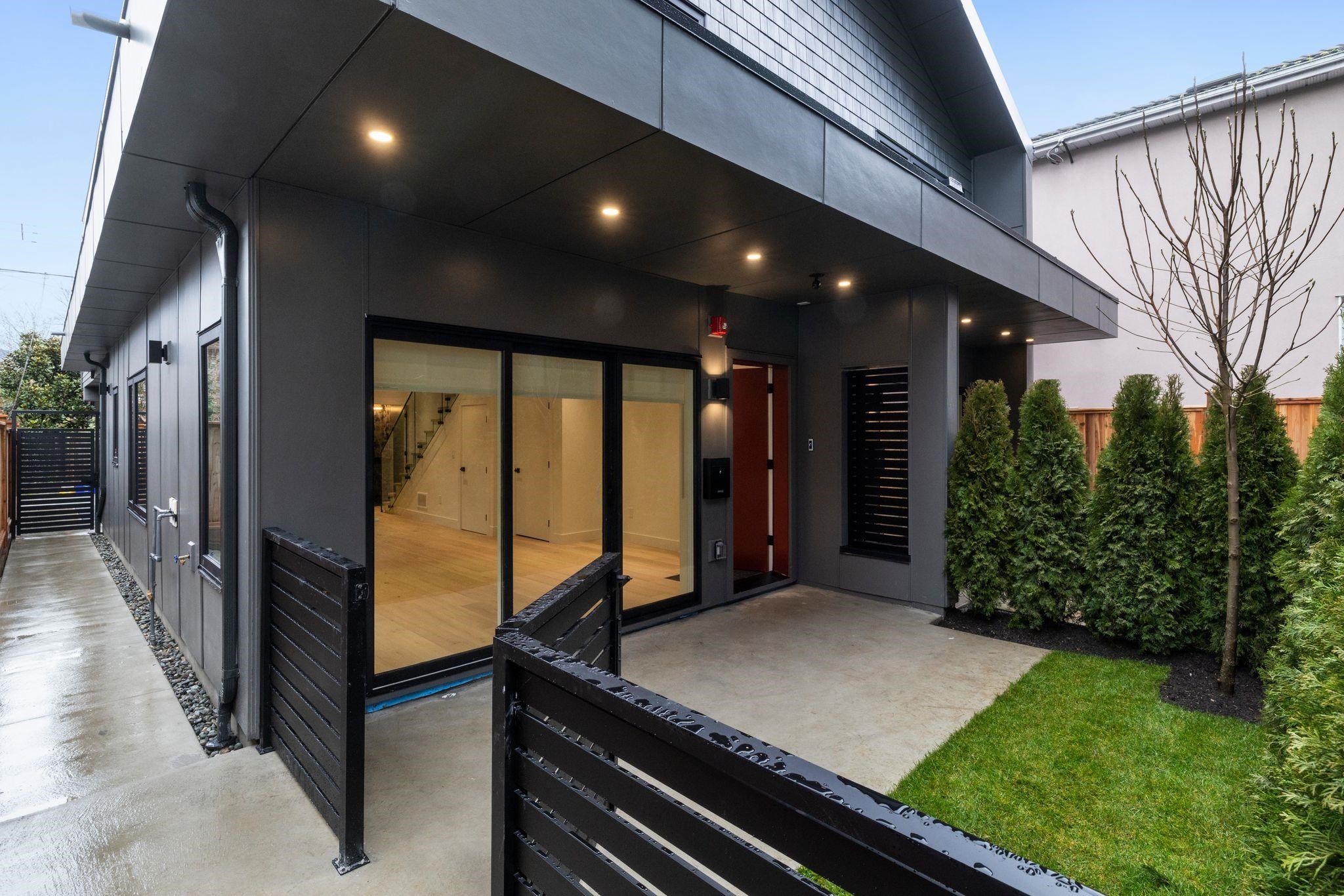 1 2539 Grant Street Vancouver, BC - 2