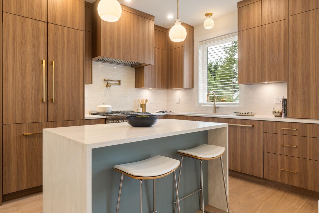 2049 E 4th Avenue Vancouver, BC - 11