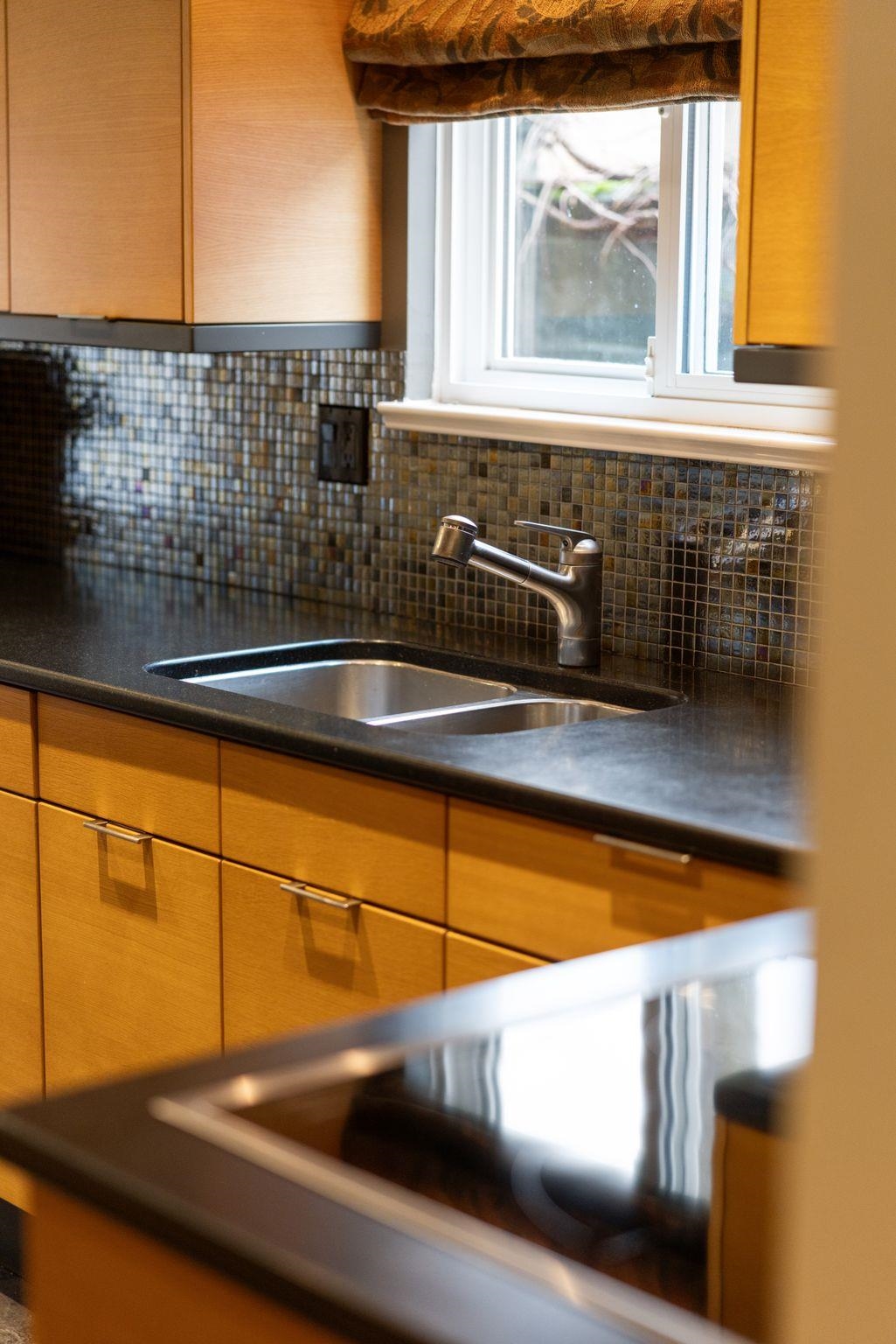 1730 Kitchener Street Vancouver, BC - 13