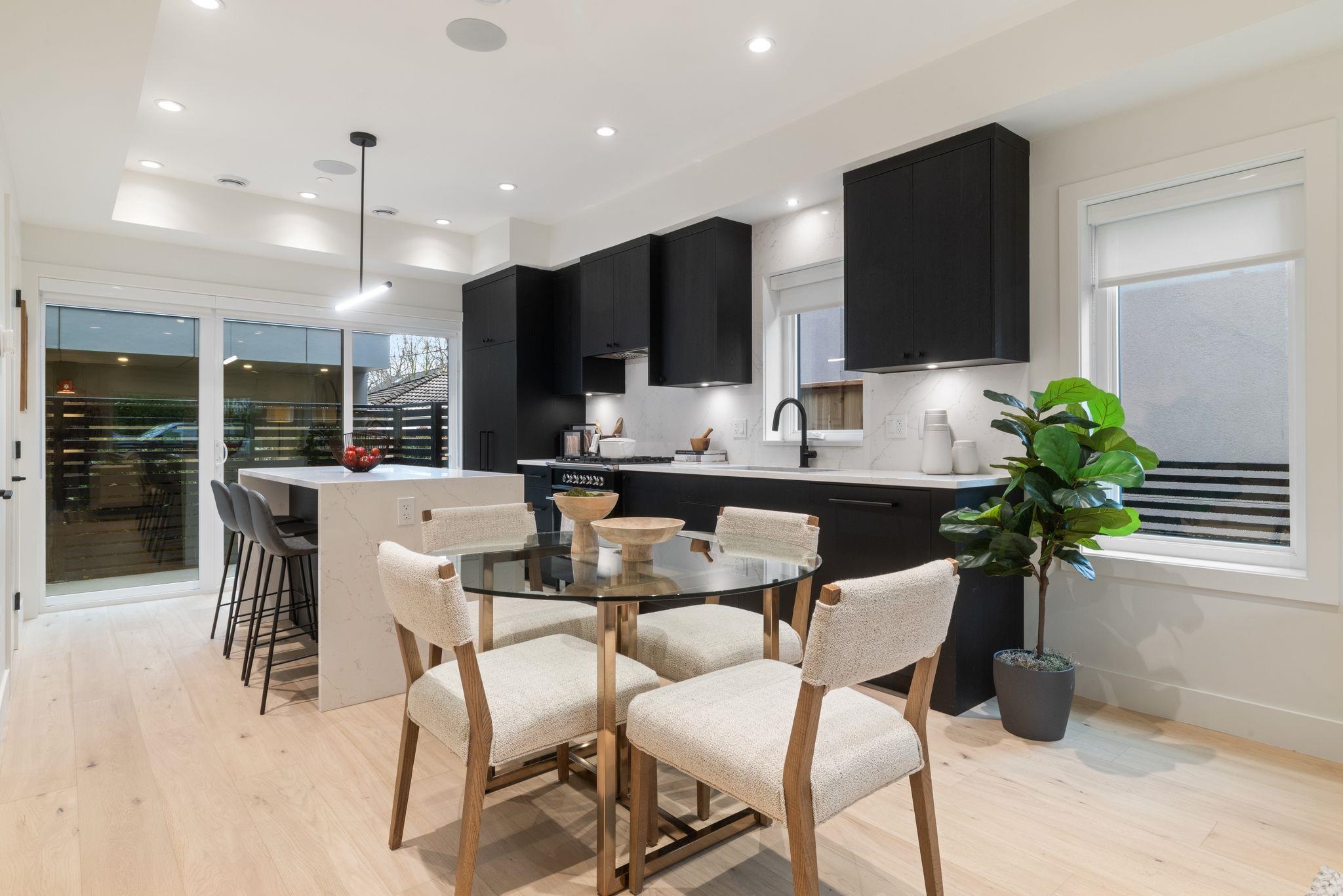 2 2541 Grant Street Vancouver, BC - 7