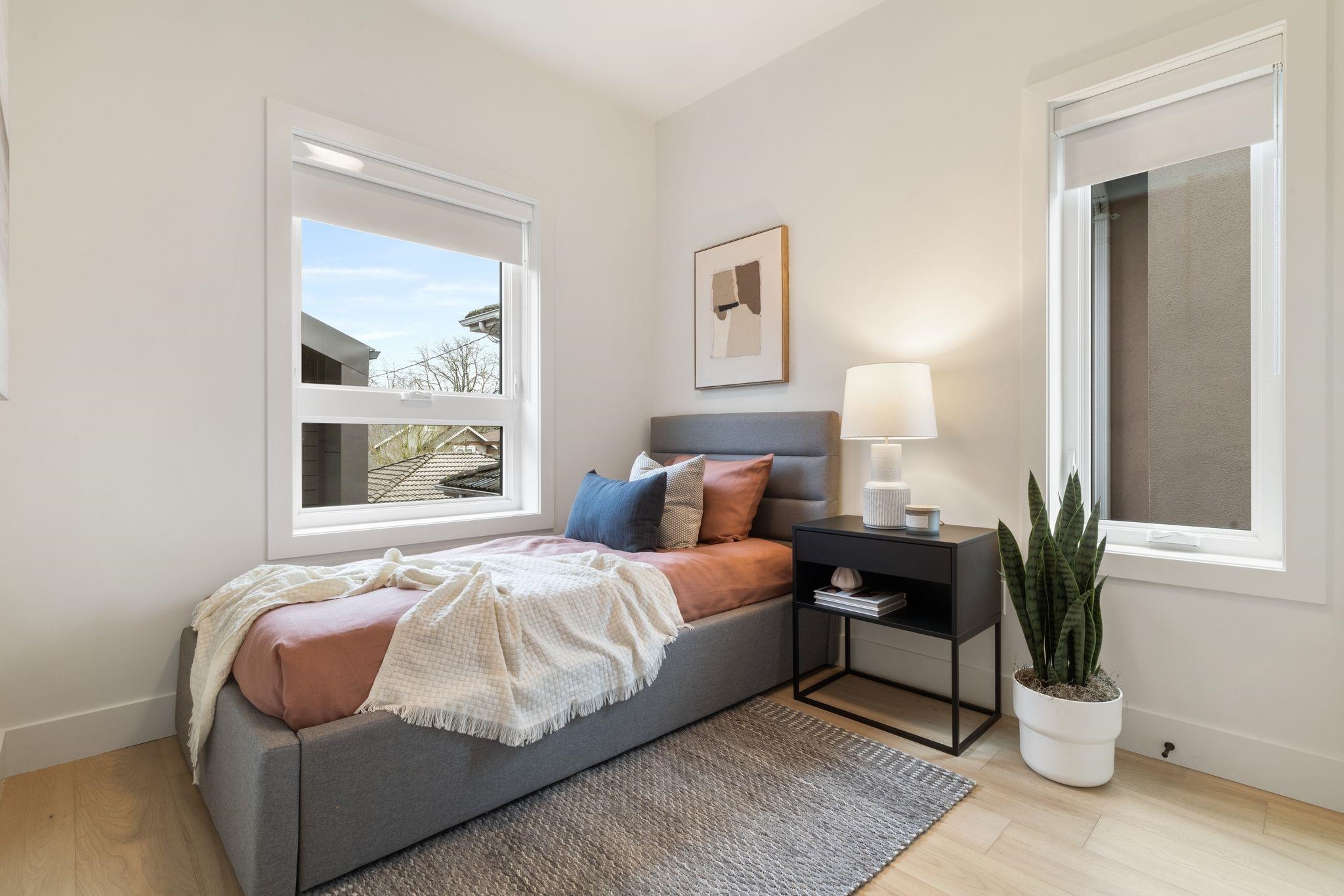 2 2541 Grant Street Vancouver, BC - 18