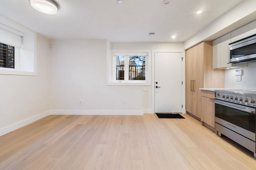 1 1933 Templeton Drive Vancouver, BC - 4