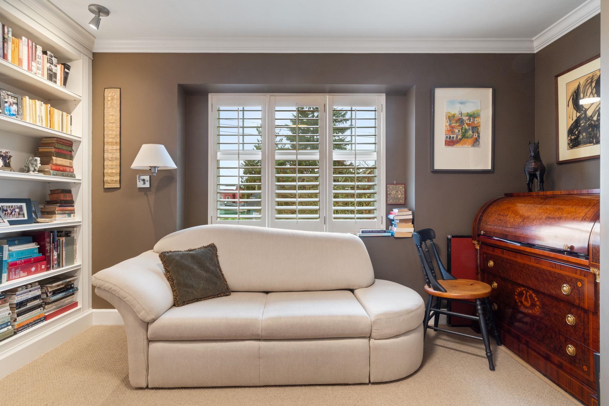 1730 Kitchener Street Vancouver, BC - 26