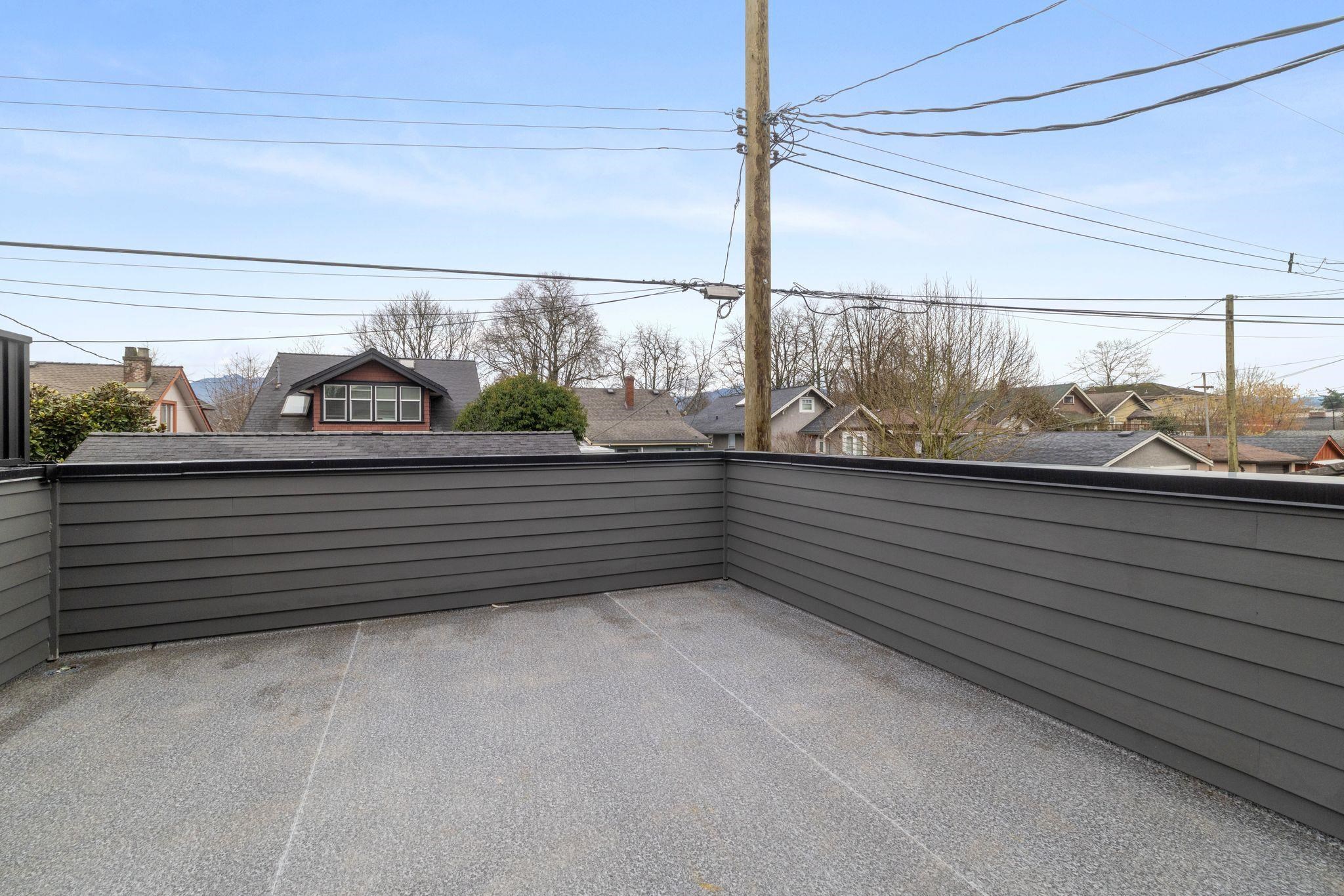 2 2539 Grant Street Vancouver, BC - 22