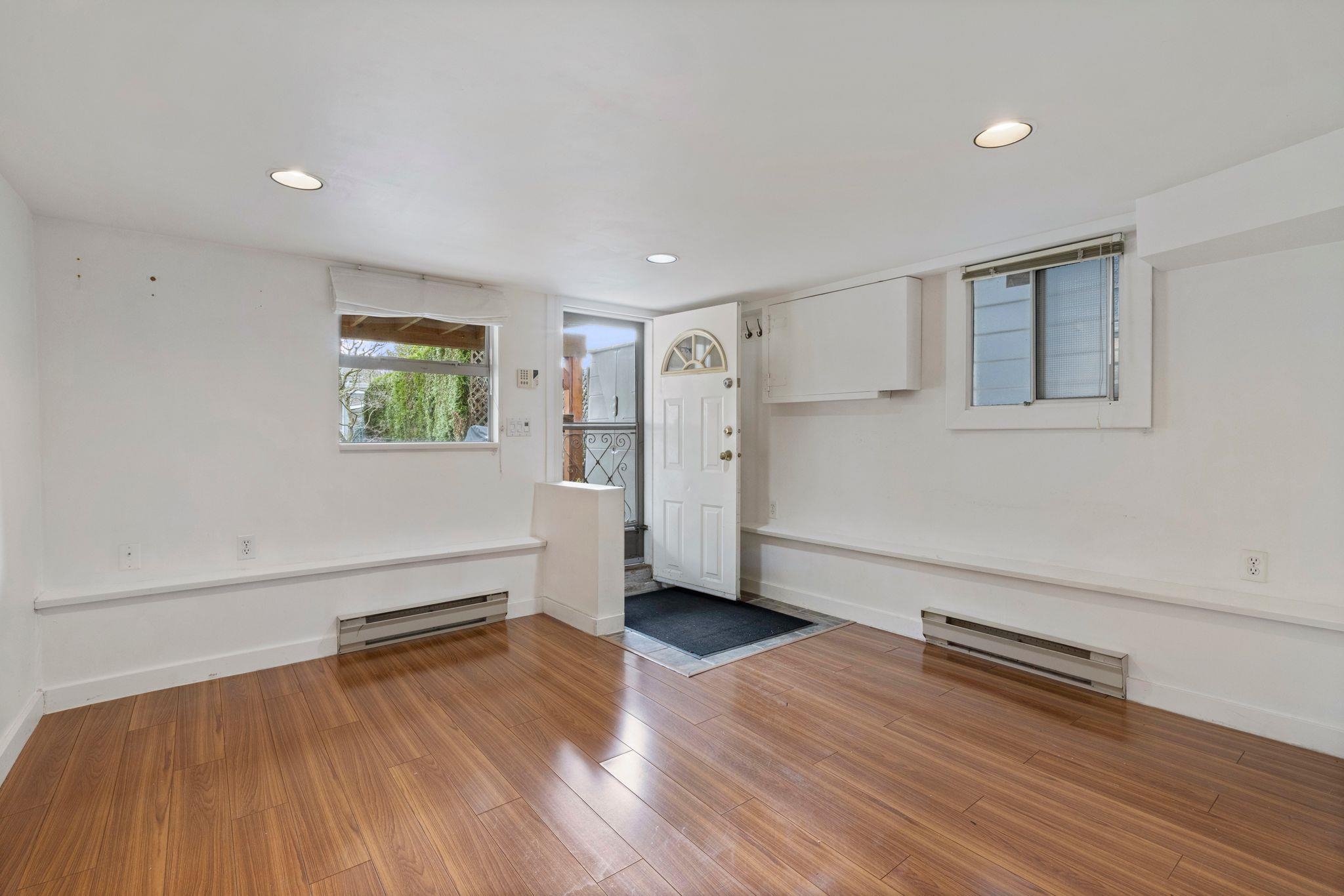 2094 E 7th Avenue Vancouver, BC - 22