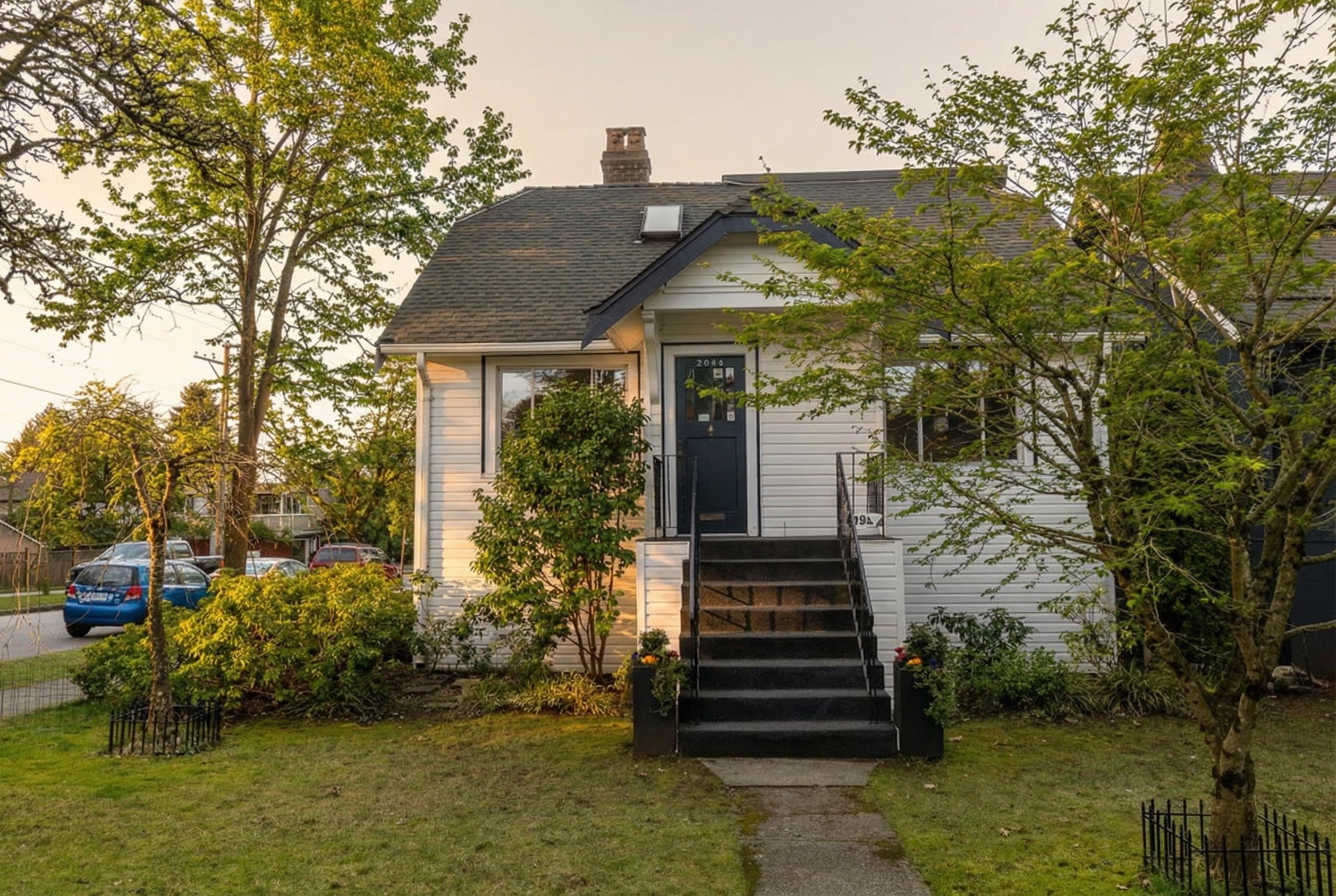 2094 E 7th Avenue Vancouver, BC - 2