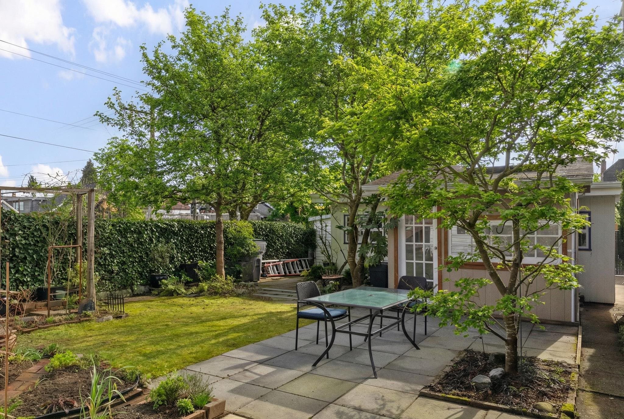 2094 E 7th Avenue Vancouver, BC - 26