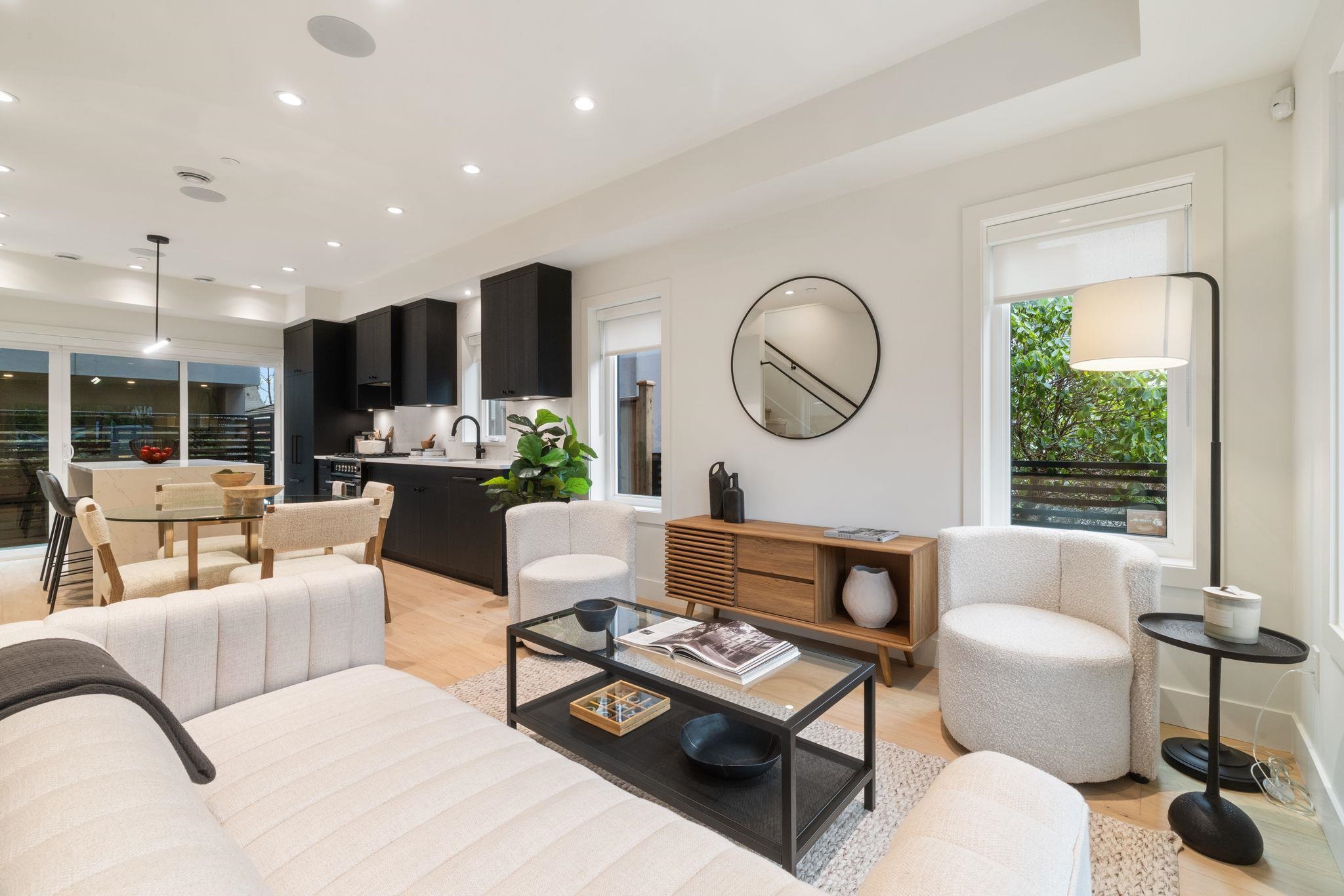 2 2541 Grant Street Vancouver, BC - 5