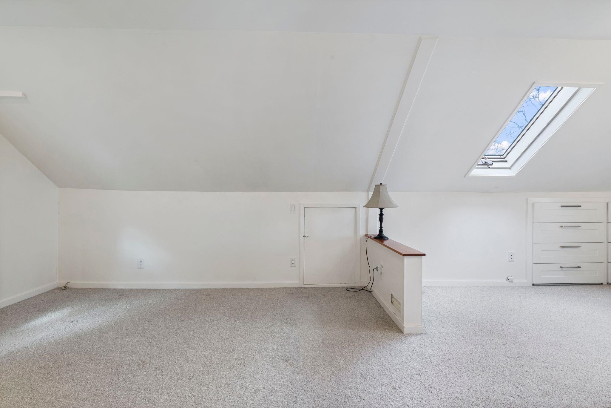 2094 E 7th Avenue Vancouver, BC - 16