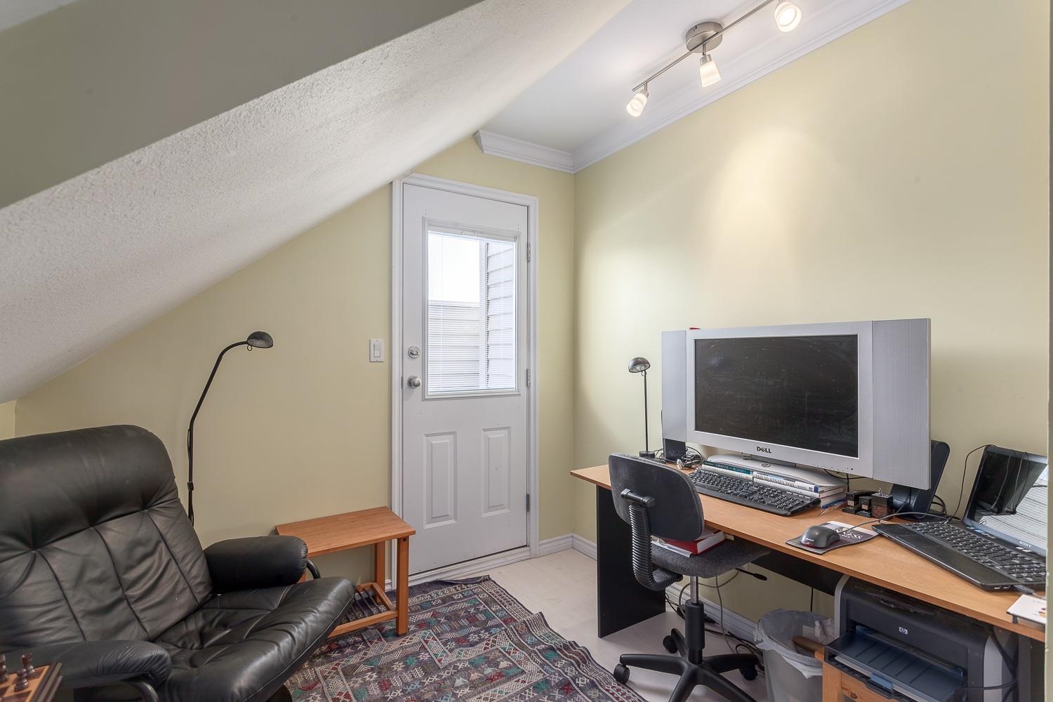 1732 Kitchener Street Vancouver, BC - 21