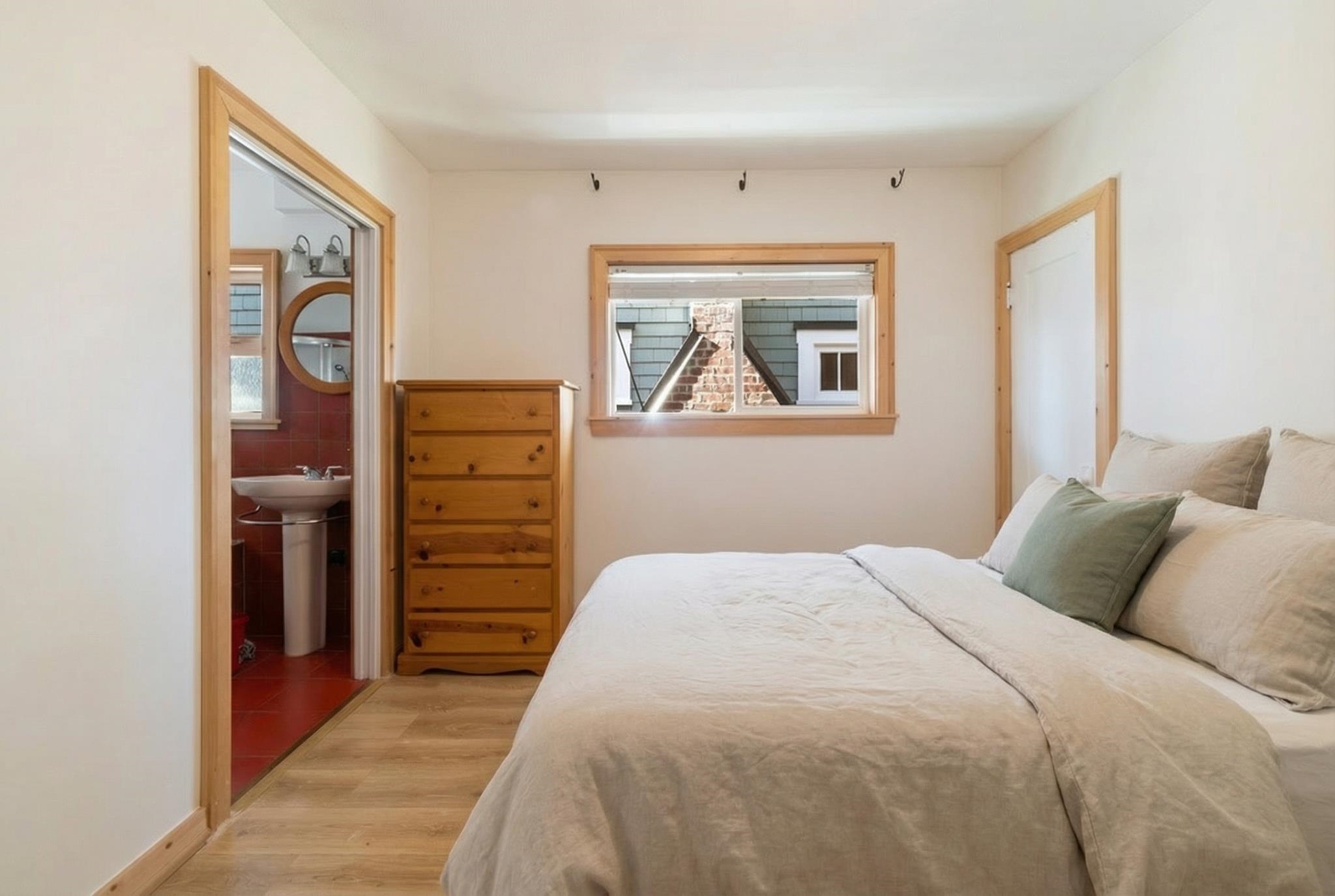 2268 E 7th Avenue Vancouver, BC - 11