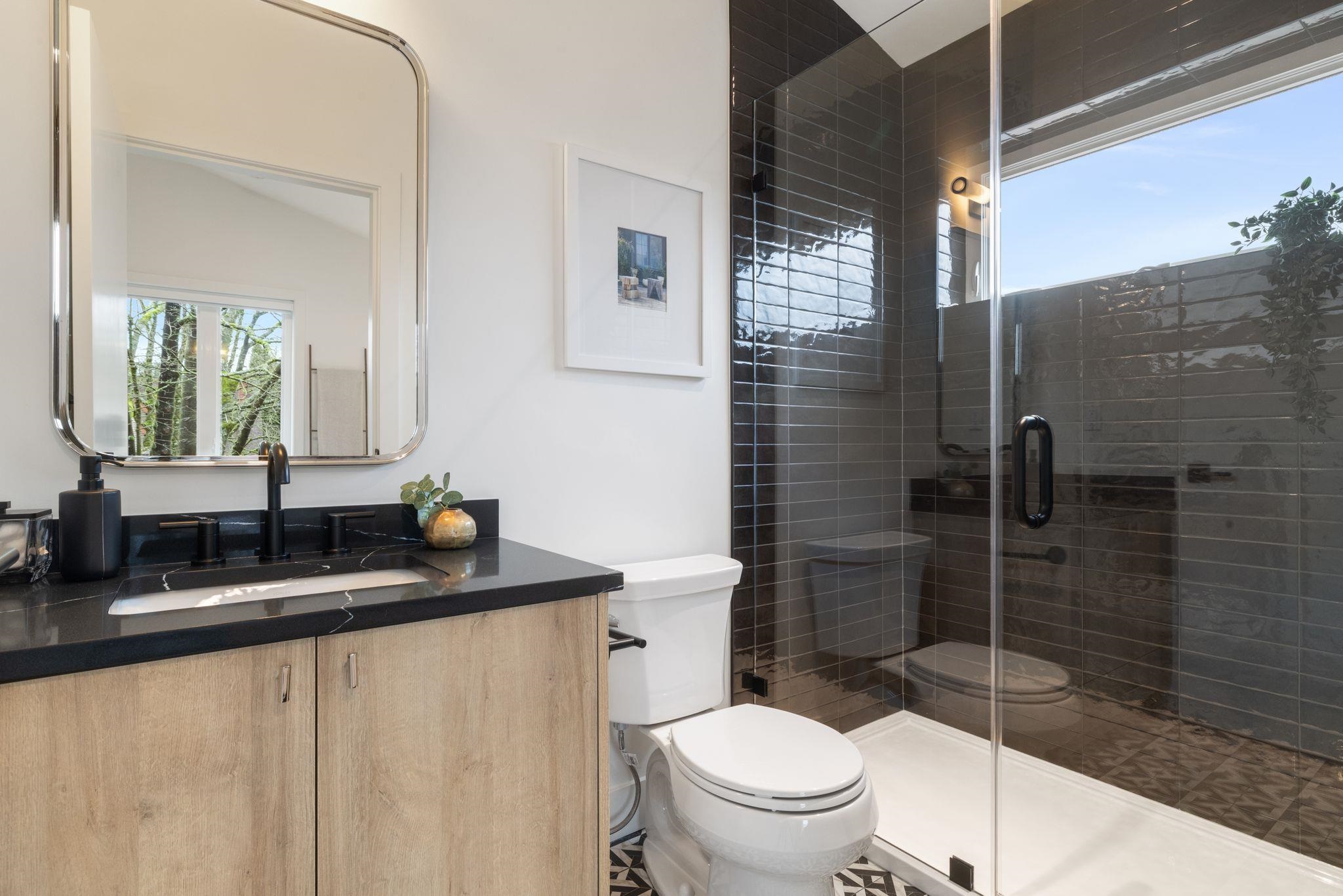 2 2541 Grant Street Vancouver, BC - 27