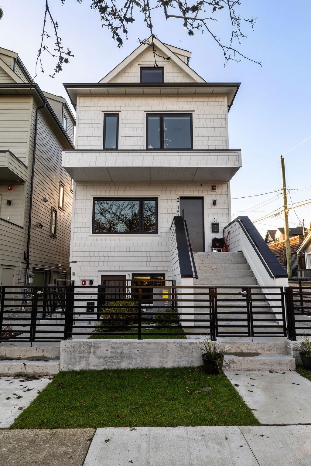 1 1933 Templeton Drive Vancouver, BC - 23