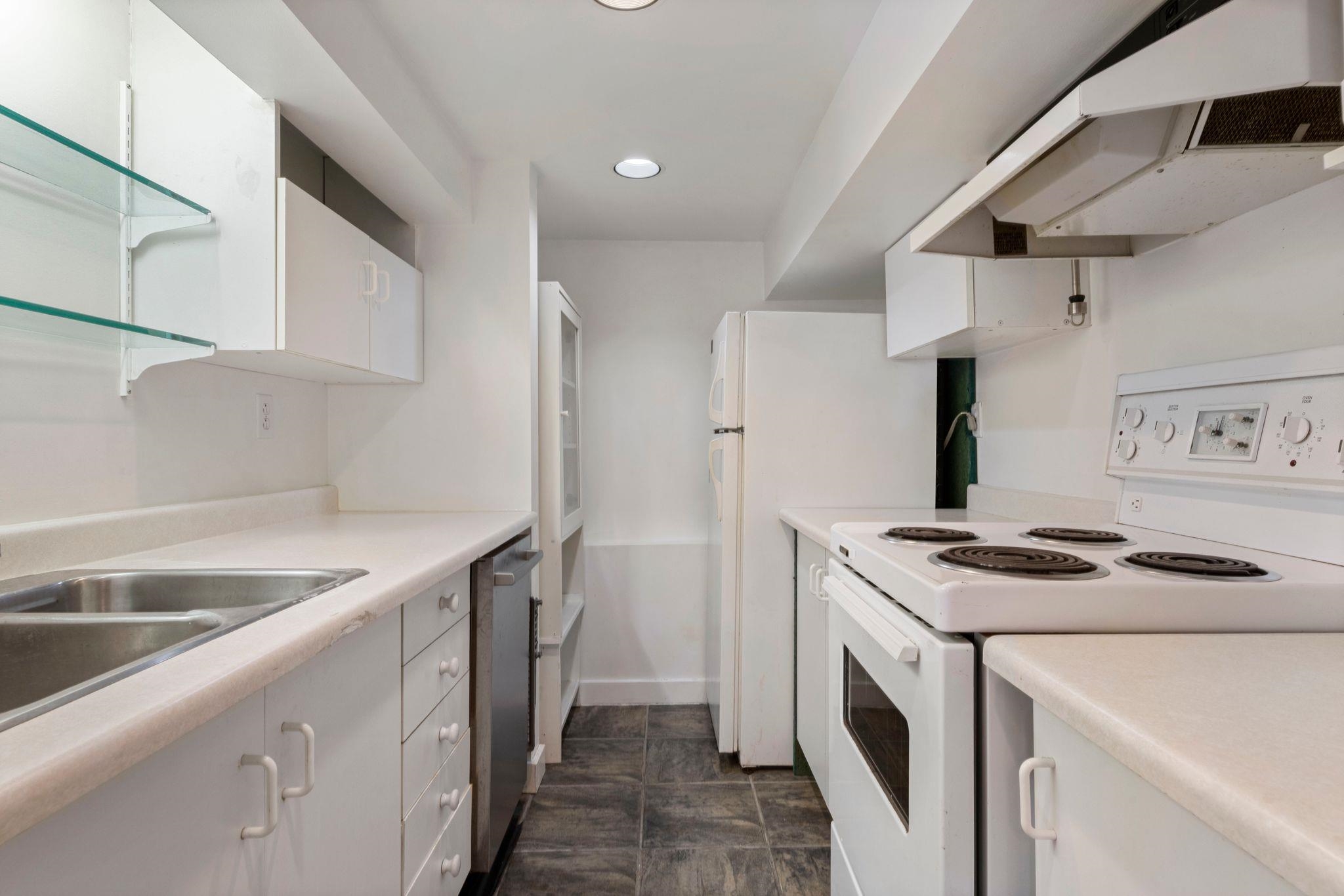 2094 E 7th Avenue Vancouver, BC - 19