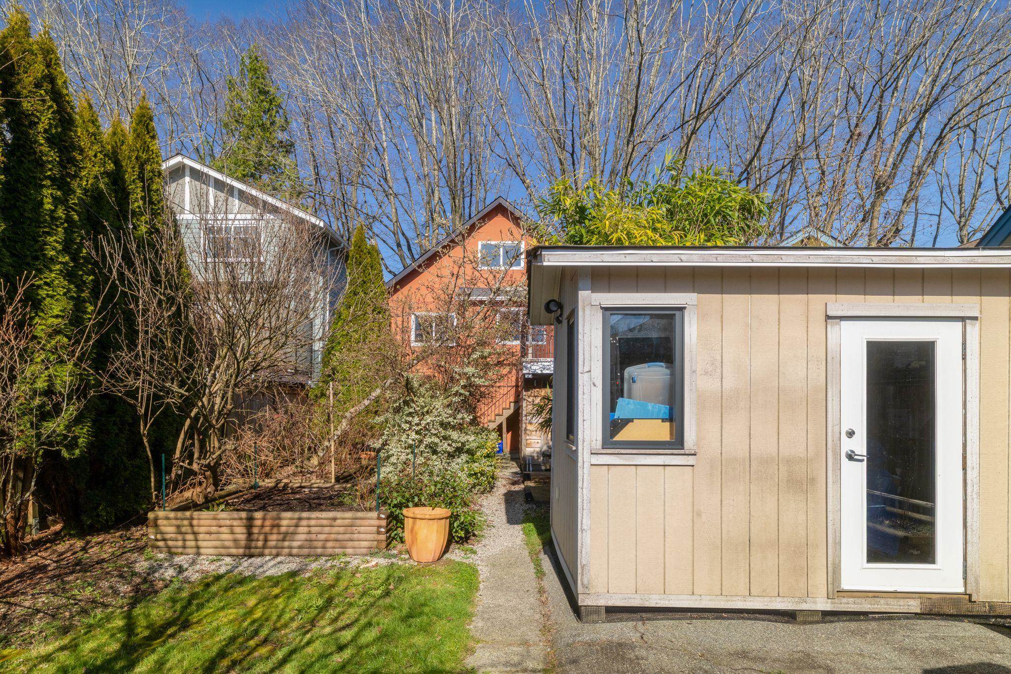 2268 E 7th Avenue Vancouver, BC - 32