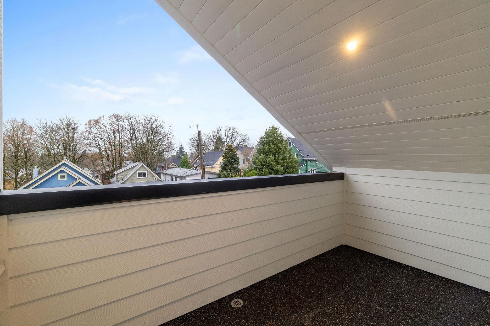 2055 E 4th Avenue Vancouver, BC - 21