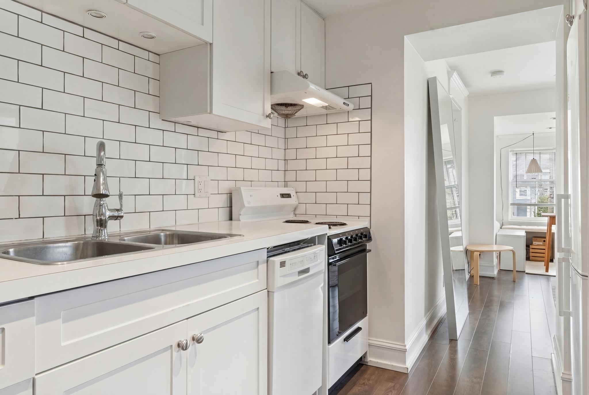 796 E 13th Avenue Vancouver, BC - 16