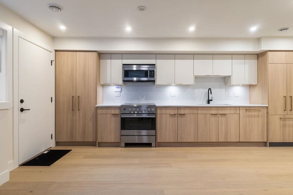 1 1933 Templeton Drive Vancouver, BC - 2