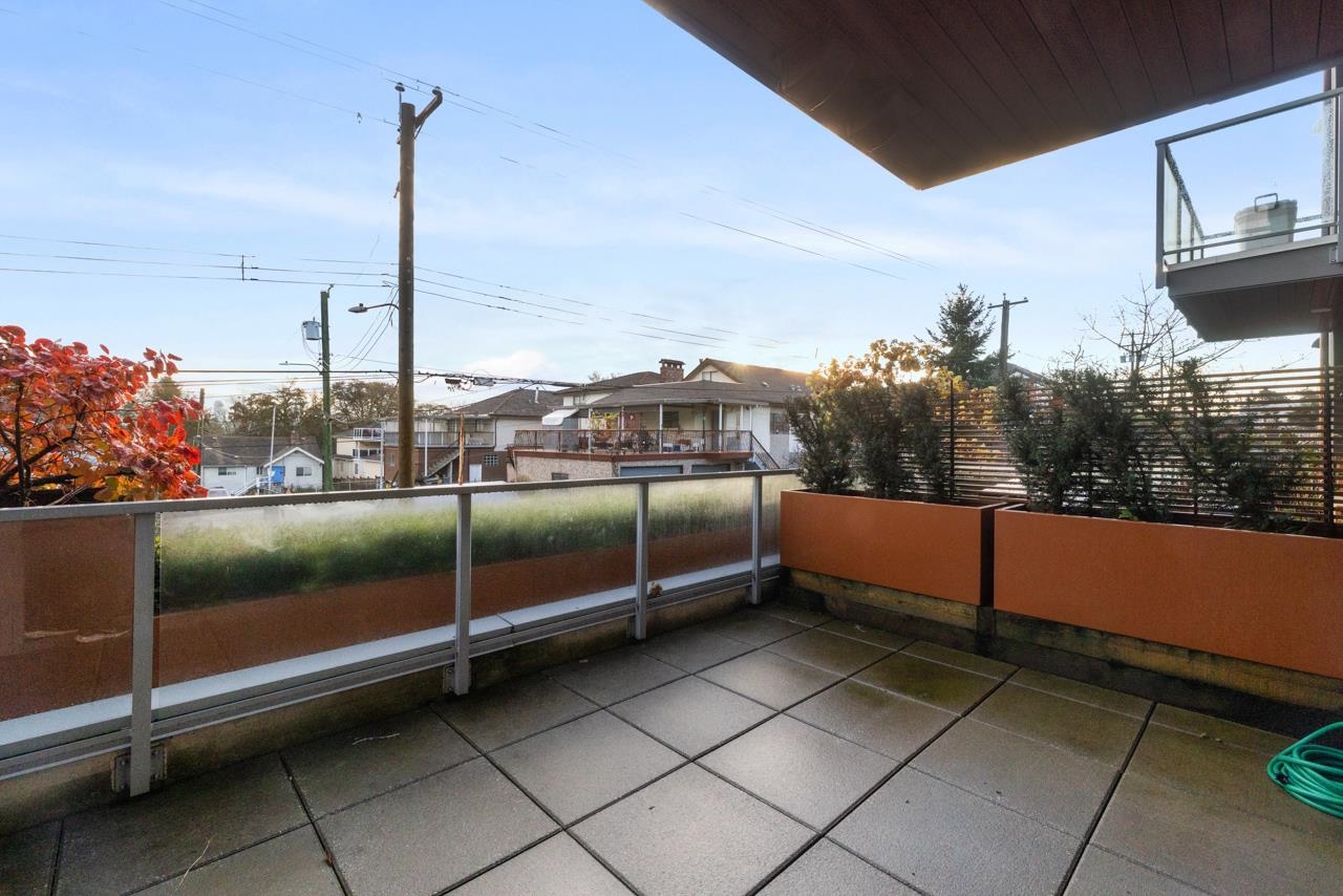 203 2408 Grant Street Vancouver, BC - 18