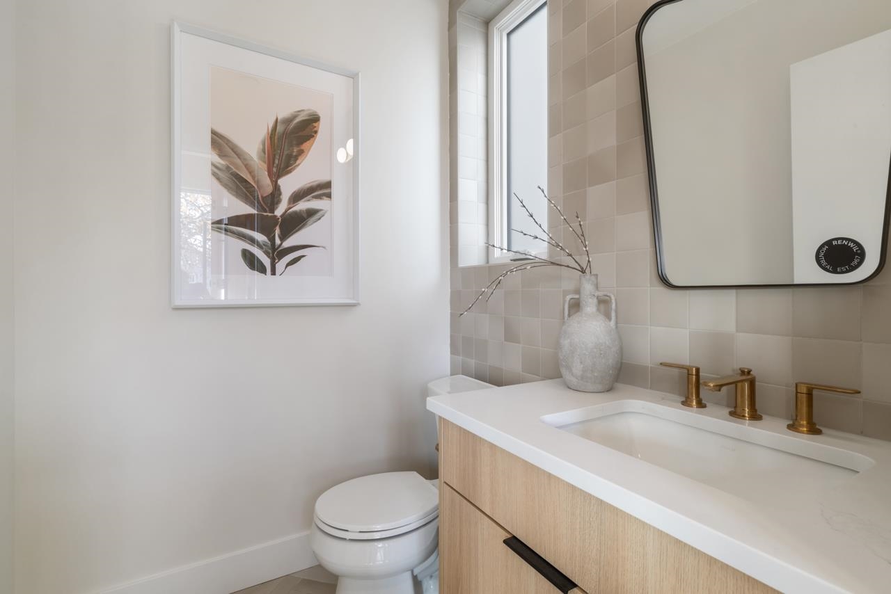 1937 Templeton Drive Vancouver, BC - 12