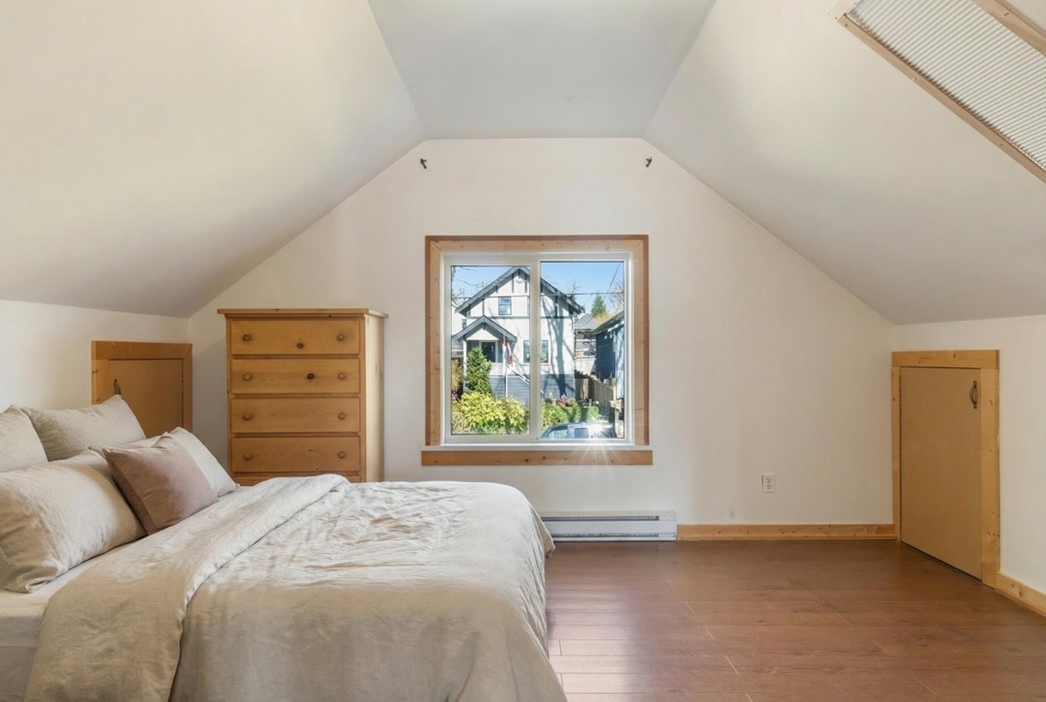 2268 E 7th Avenue Vancouver, BC - 14