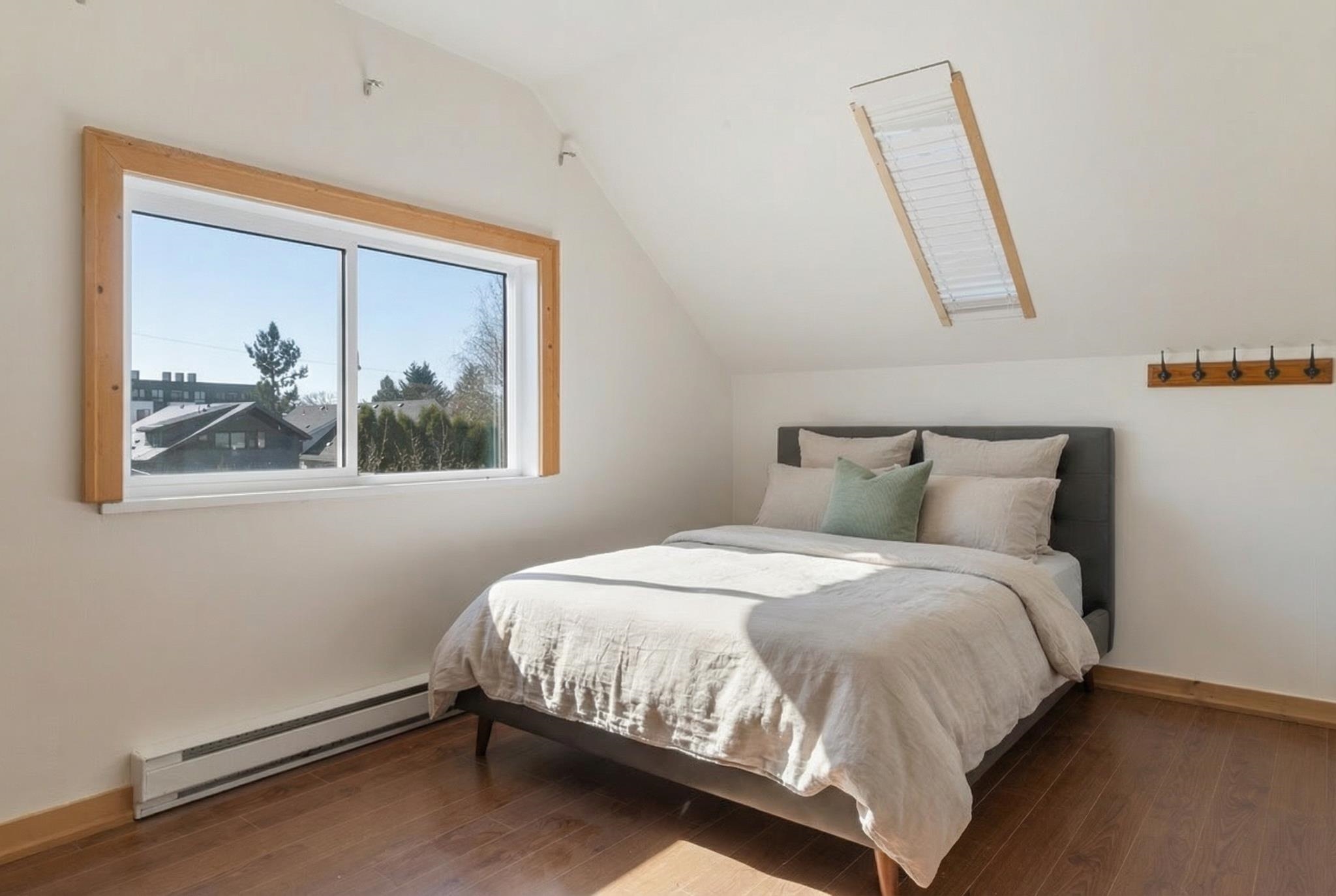 2268 E 7th Avenue Vancouver, BC - 17